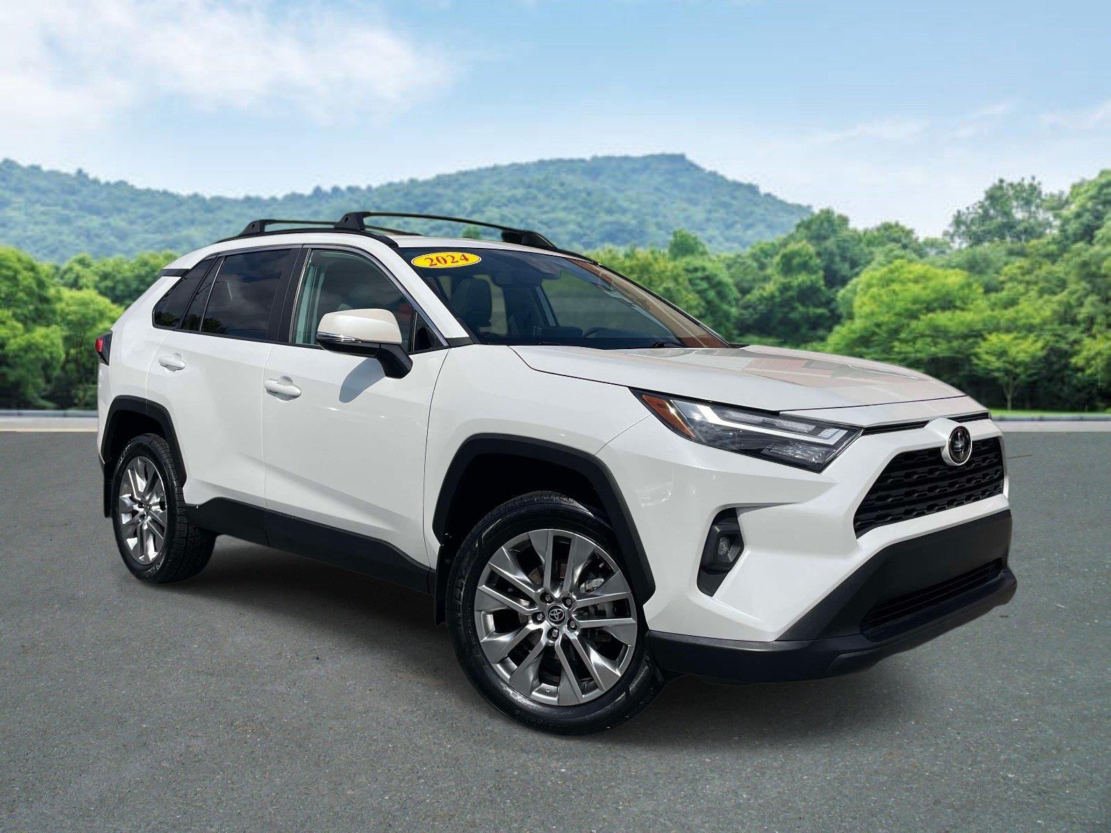 White (Wind Chill Pearl) 2024 Toyota RAV4 SUV / Crossover Front-Wheel Drive Automatic