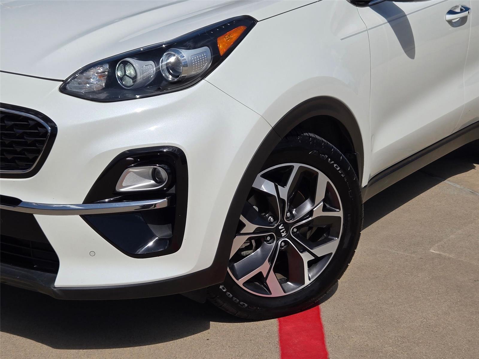 View vehicle photo 7