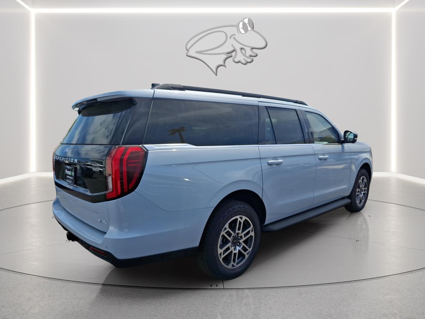 View vehicle photo 3