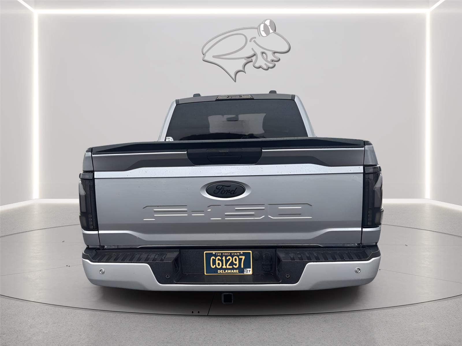 View vehicle photo 6
