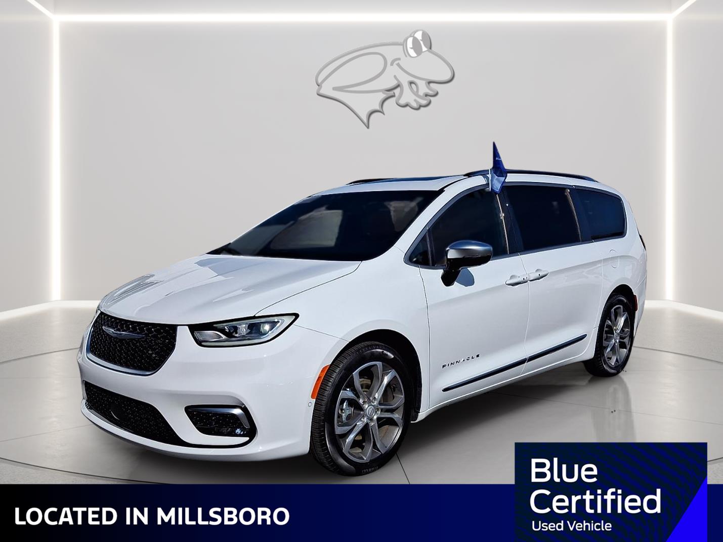 Bright White Clearcoat 2026 Chrysler Pacifica Pinnacle FWD Minivan Front-Wheel Drive 9-Speed Automatic