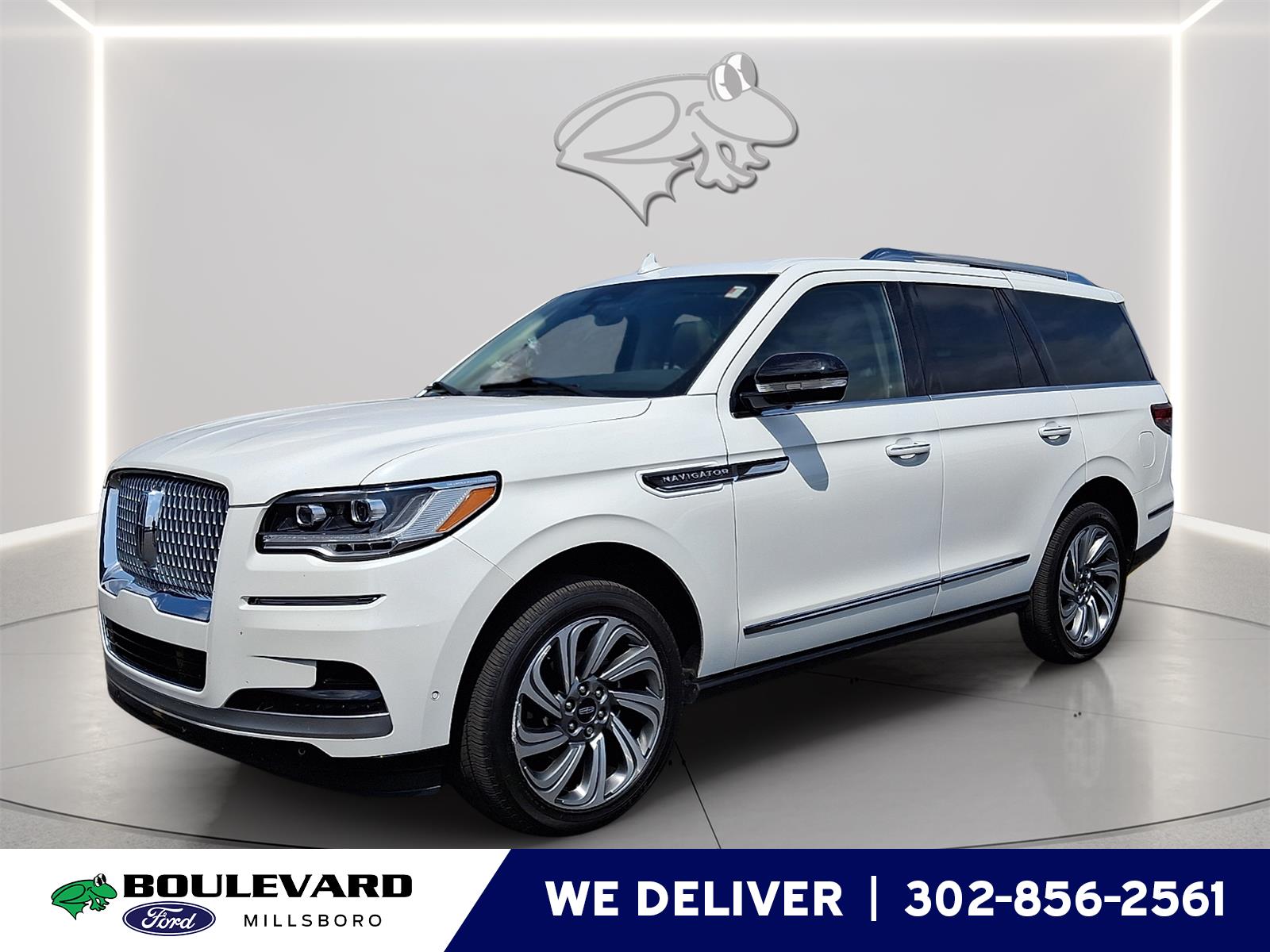 Pristine White Metallic Tri-Coat 2024 Lincoln Navigator SUV / Crossover Four-Wheel Drive Automatic