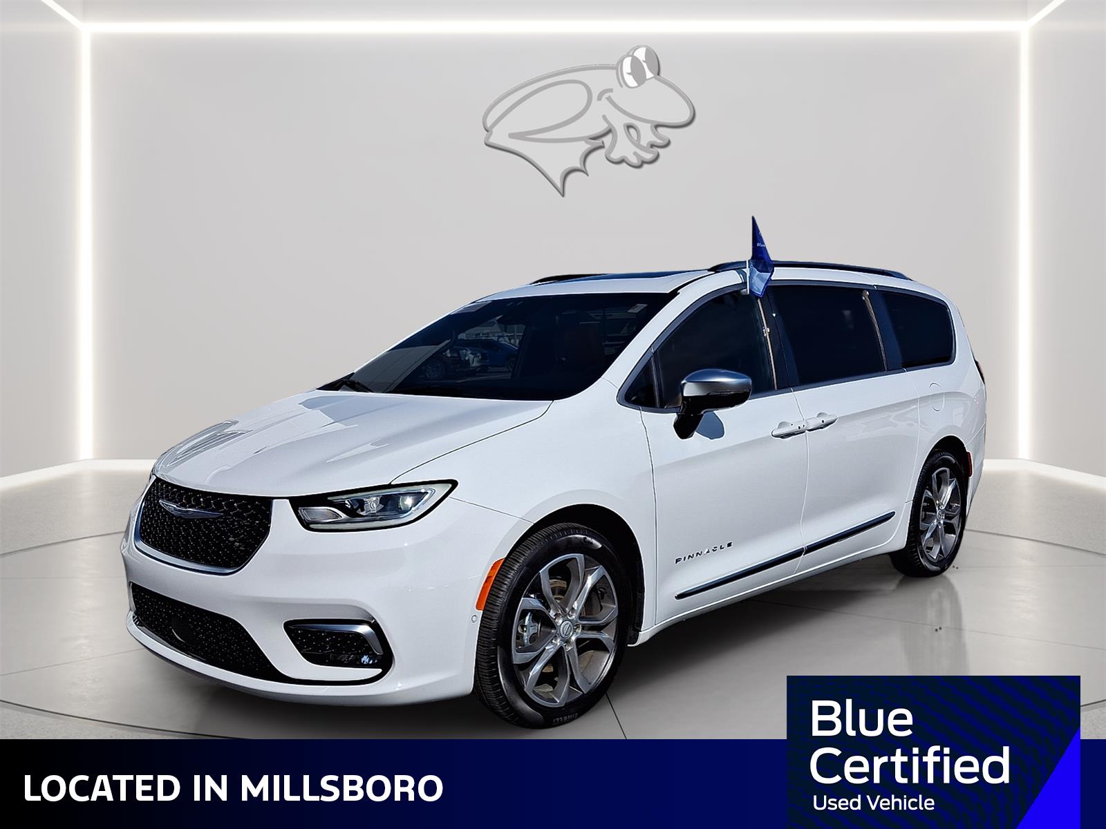 Bright White Clearcoat 2026 Chrysler Pacifica Minivan Front-Wheel Drive 9-Speed Automatic