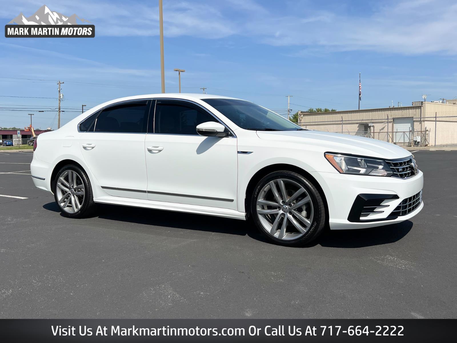 2017 Volkswagen Passat R-Line w/Comfort Pkg