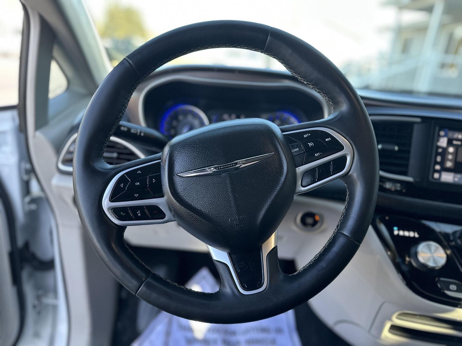 2023 Chrysler Voyager LX photo 11
