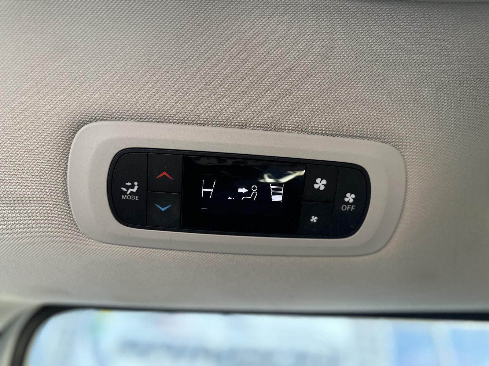 2023 Chrysler Voyager LX photo 14