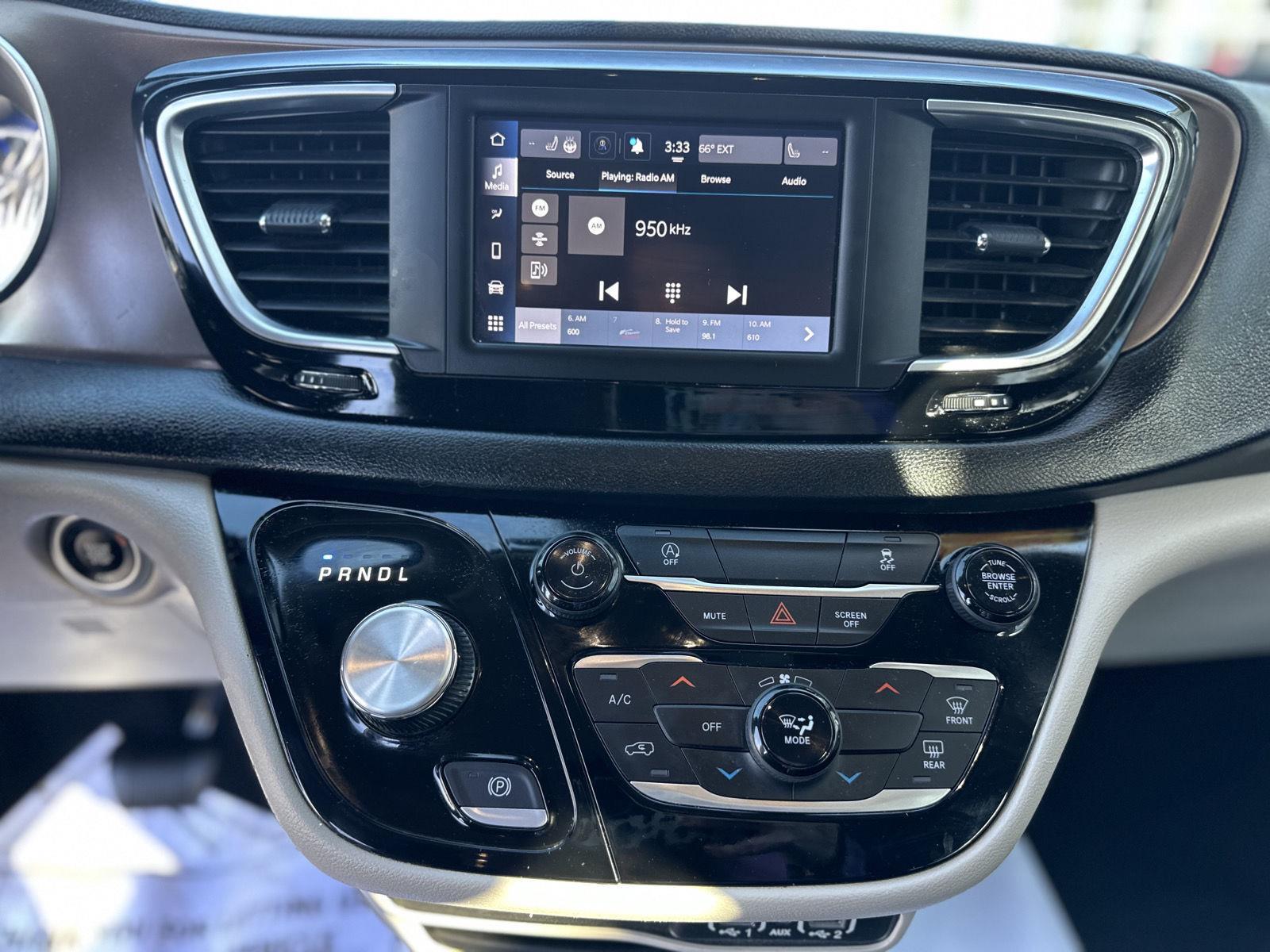 2023 Chrysler Voyager LX photo 15