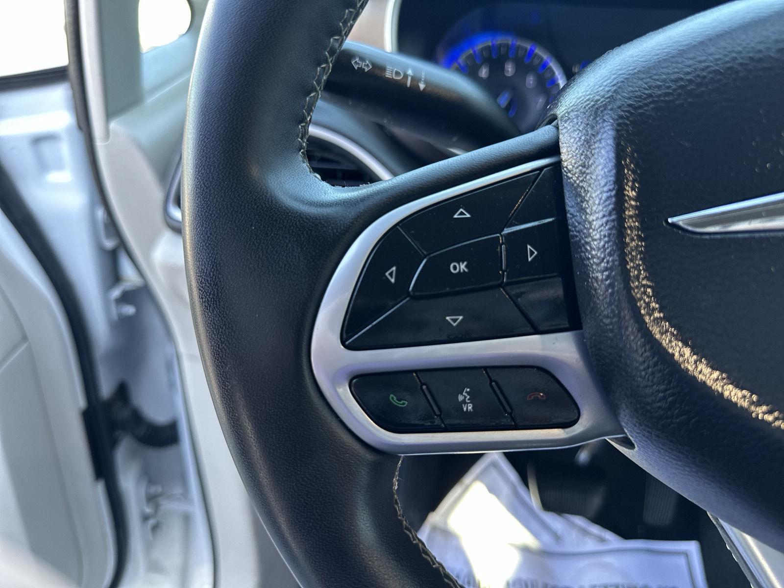 2023 Chrysler Voyager LX photo 18
