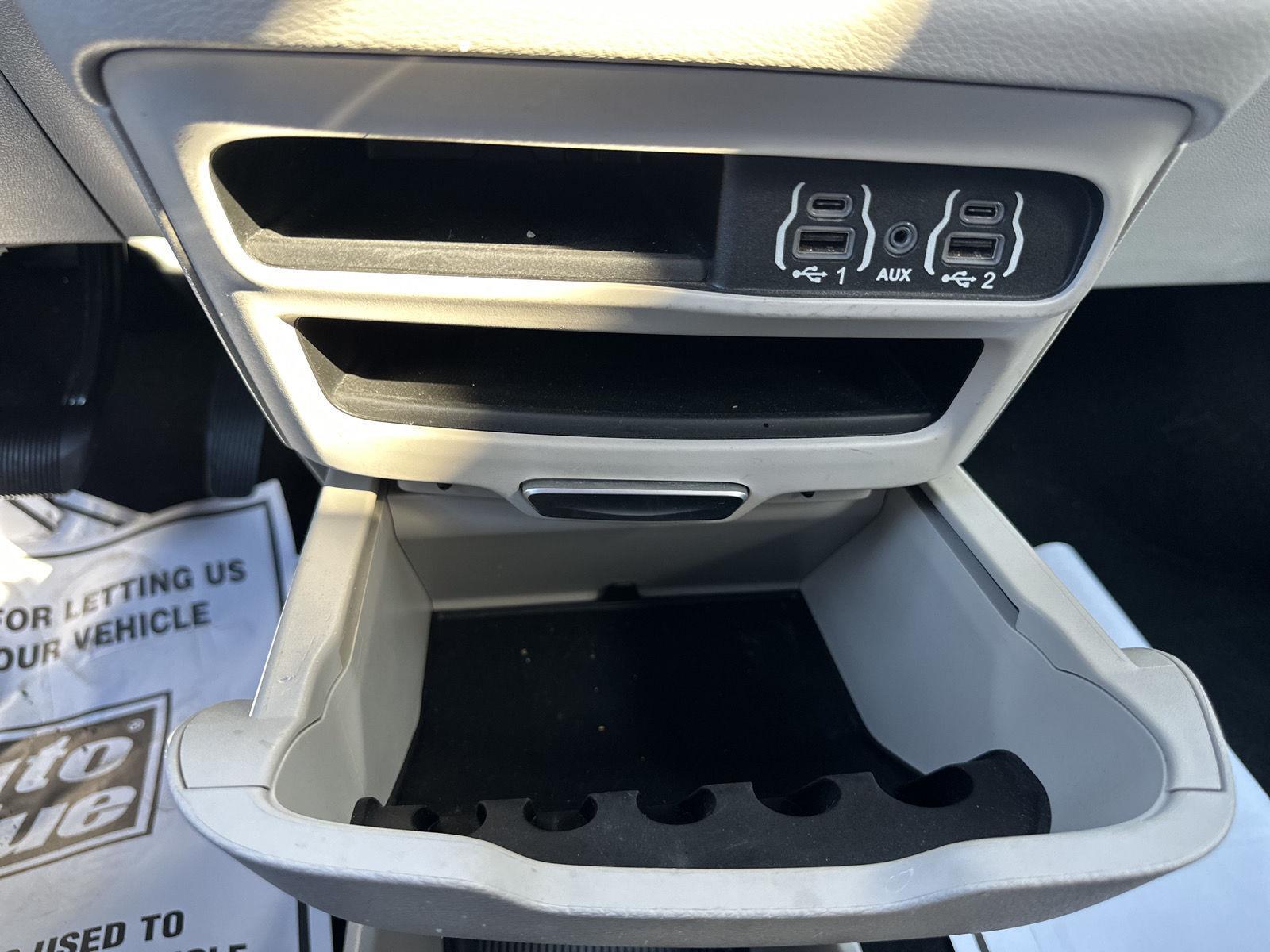 2023 Chrysler Voyager LX photo 21
