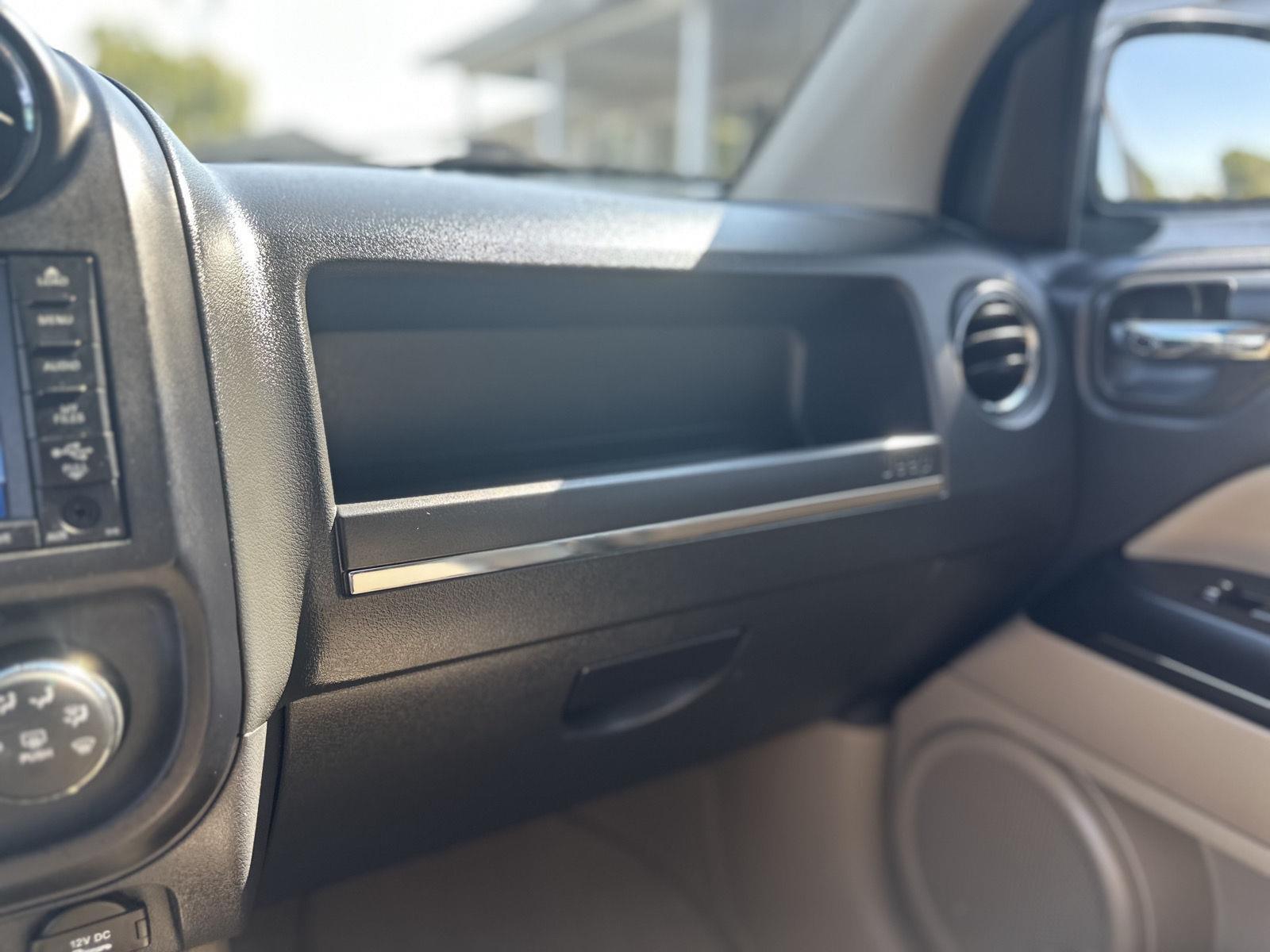 2012 Jeep Compass Limited photo 18