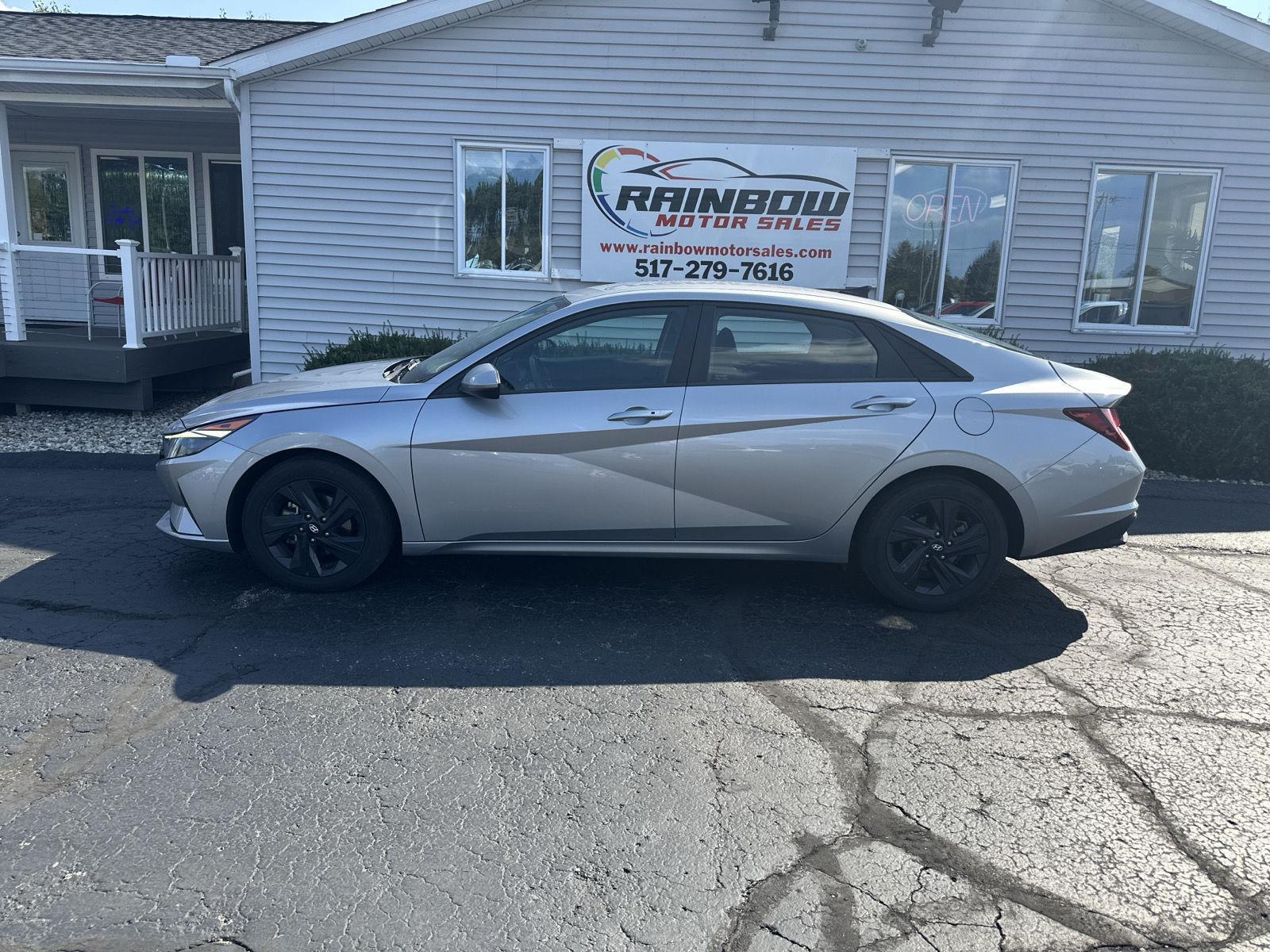 2023 Hyundai Elantra SEL photo 4