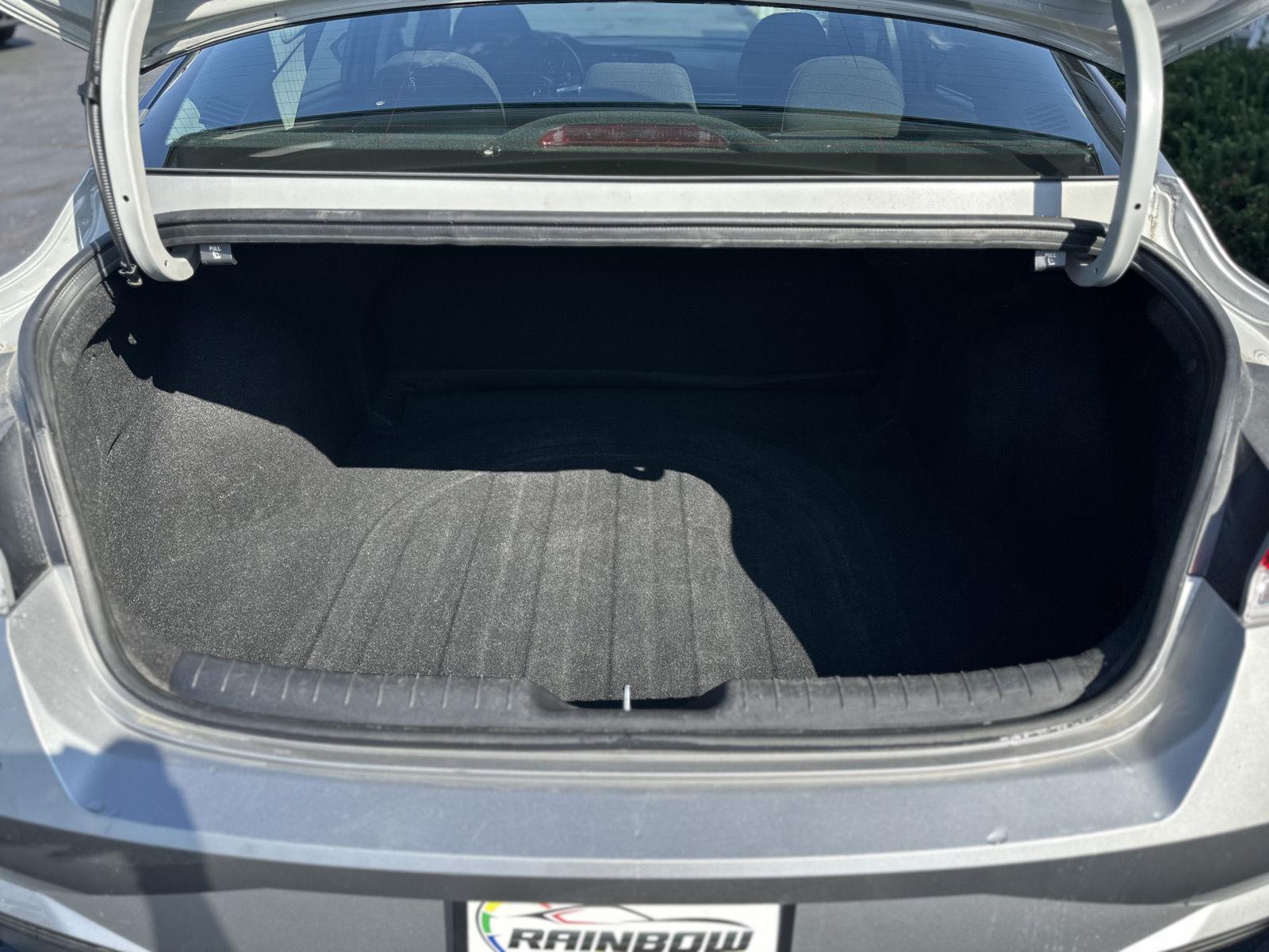 2023 Hyundai Elantra SEL photo 6