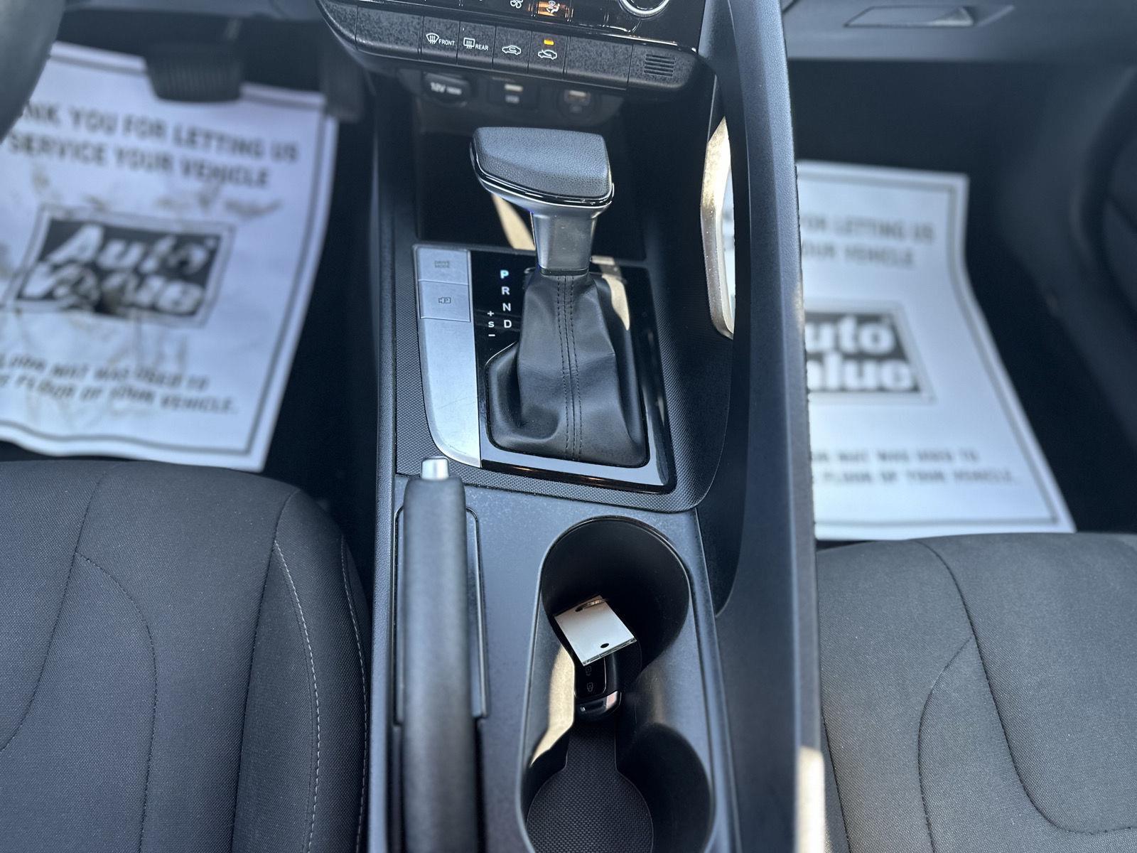 2023 Hyundai Elantra SEL photo 11