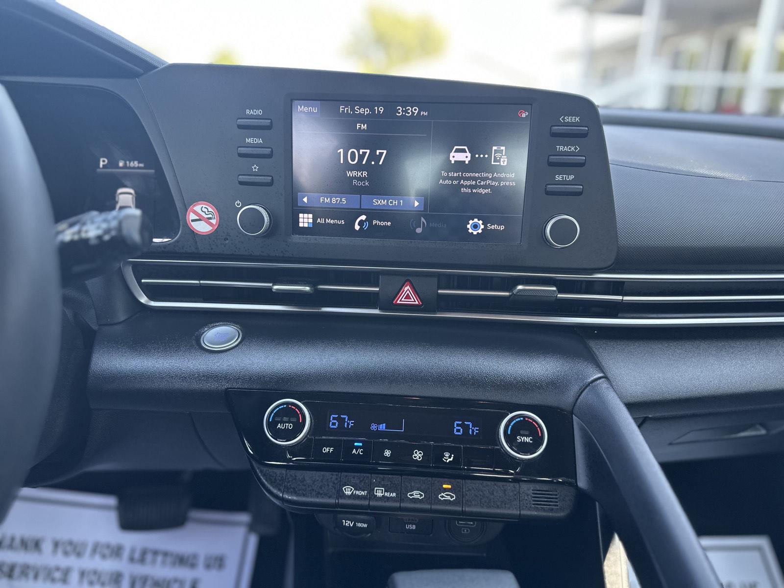 2023 Hyundai Elantra SEL photo 12