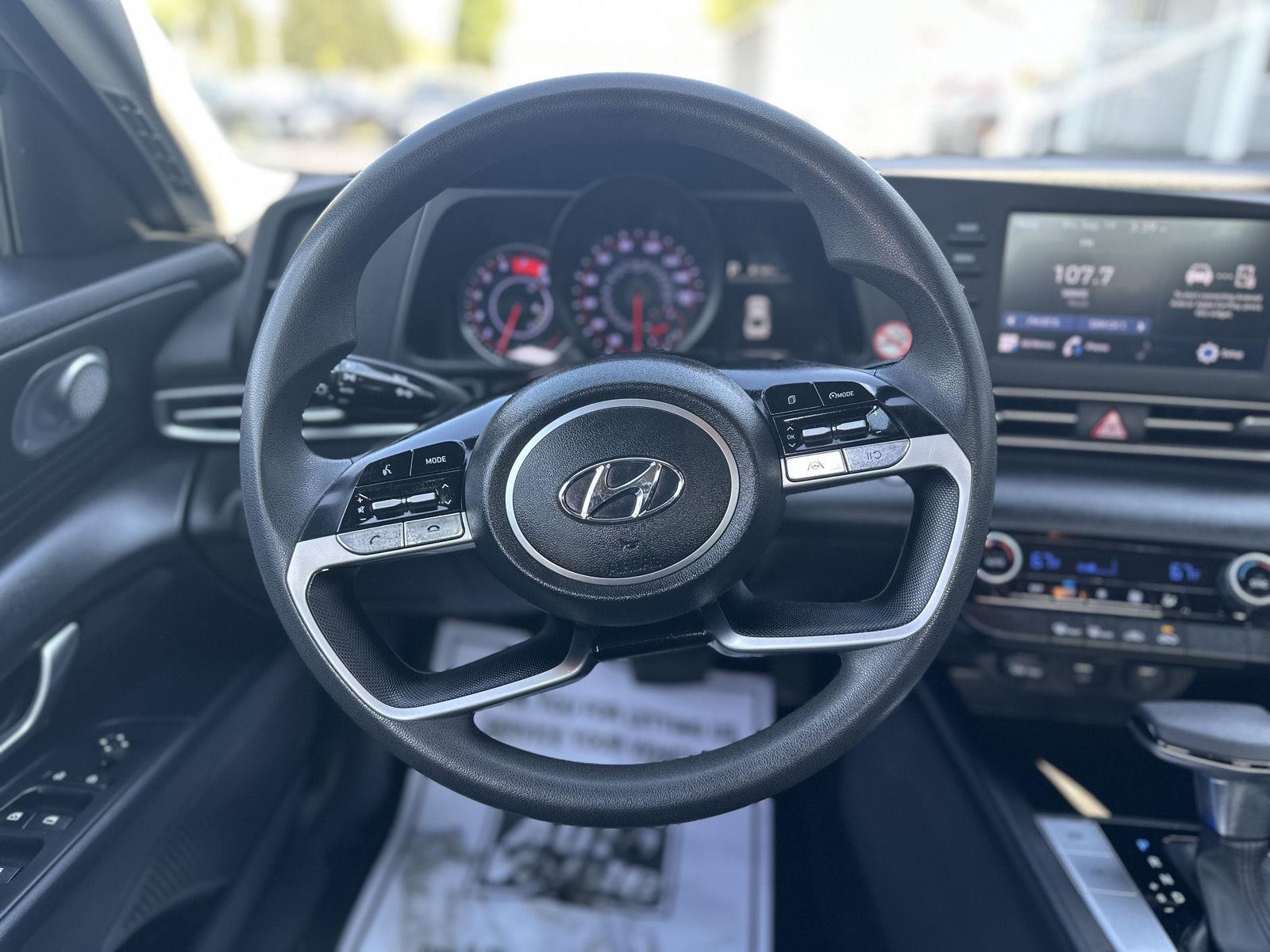2023 Hyundai Elantra SEL photo 13