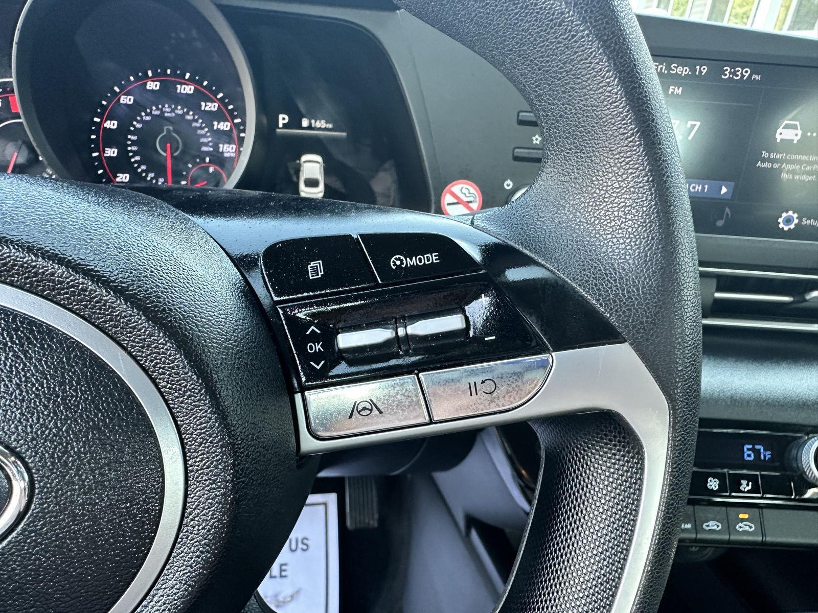 2023 Hyundai Elantra SEL photo 19