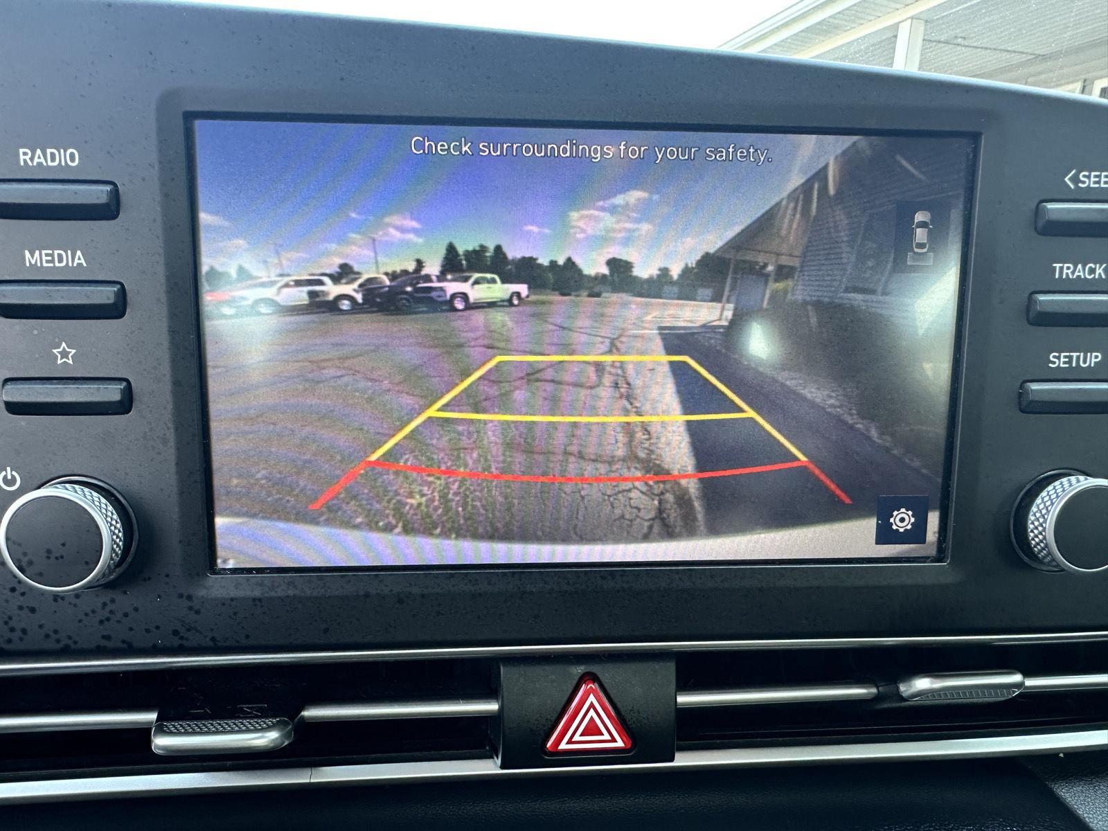 2023 Hyundai Elantra SEL photo 20