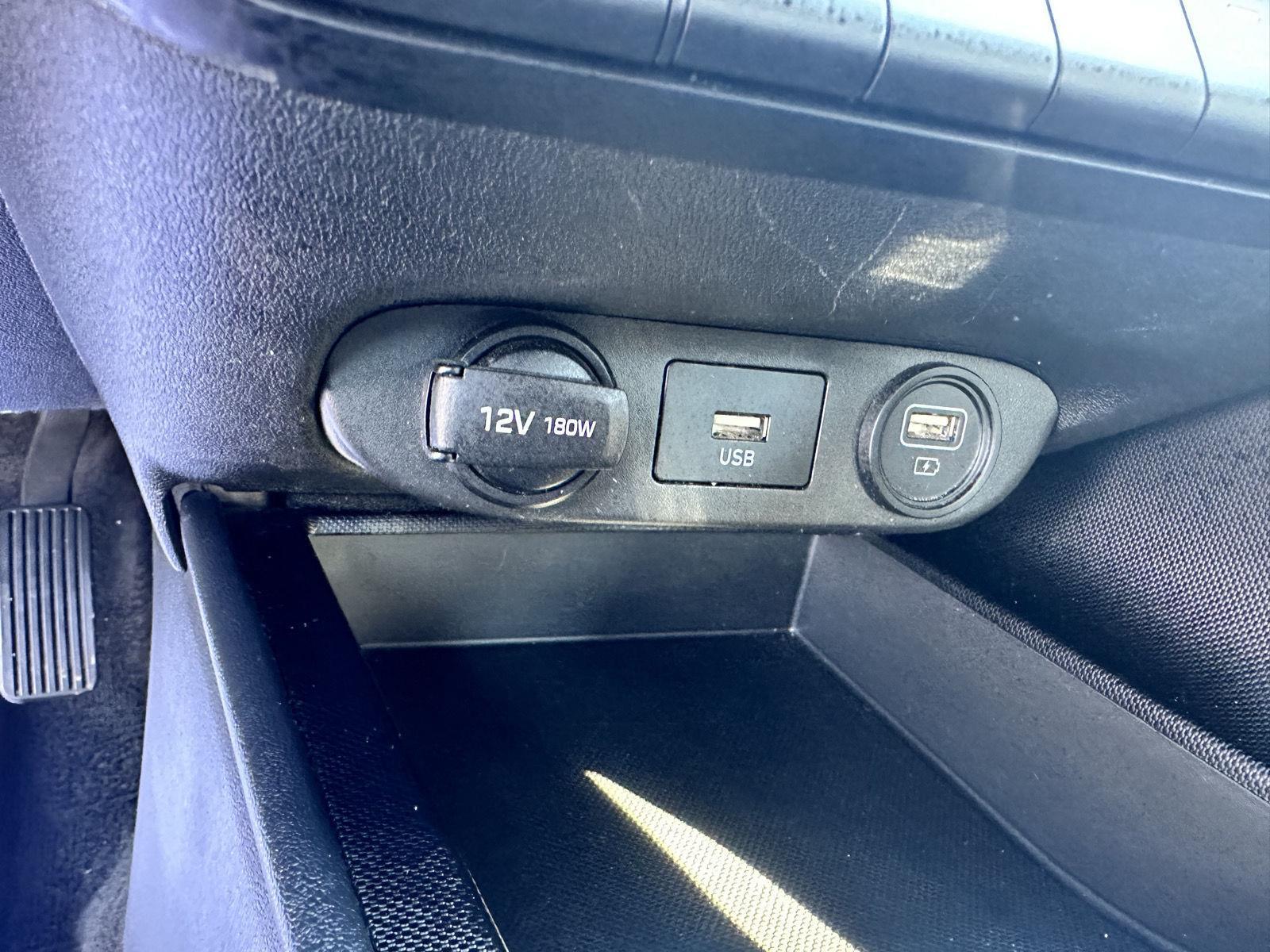 2023 Hyundai Elantra SEL photo 21