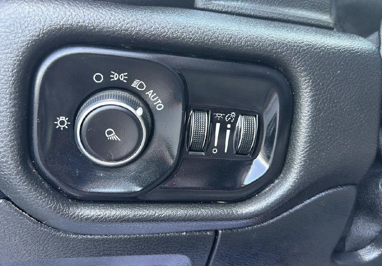 2019 Ram 1500 Tradesman photo 13
