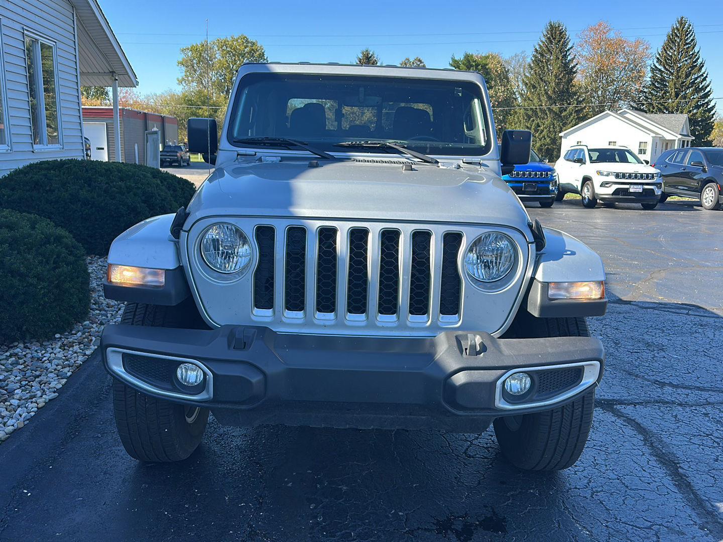 2023 Jeep Gladiator Overland's photo