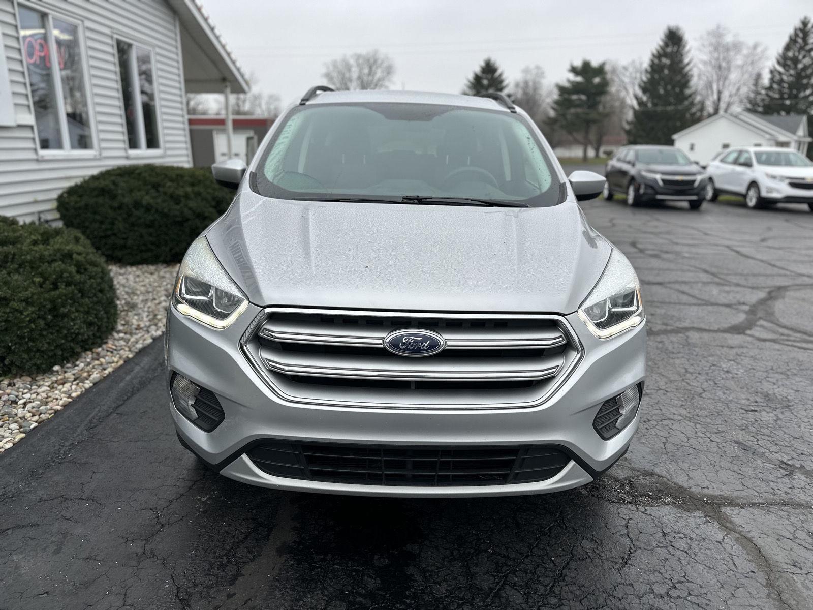 2017 Ford Escape SE photo 2