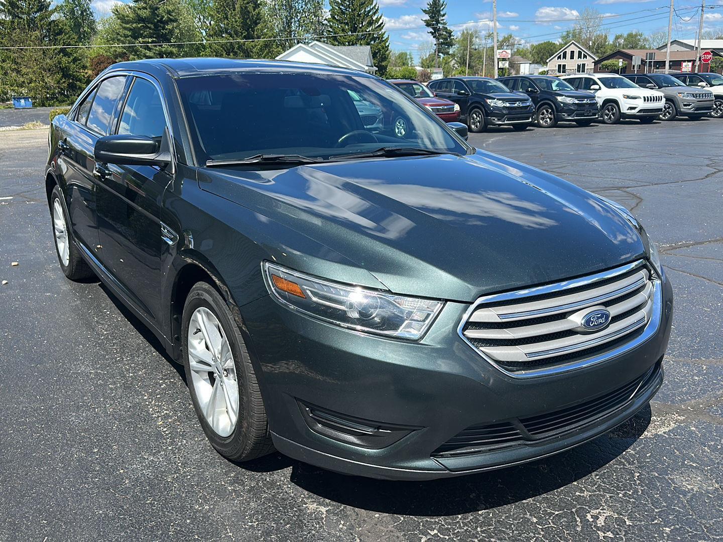 2016 Ford Taurus's photo