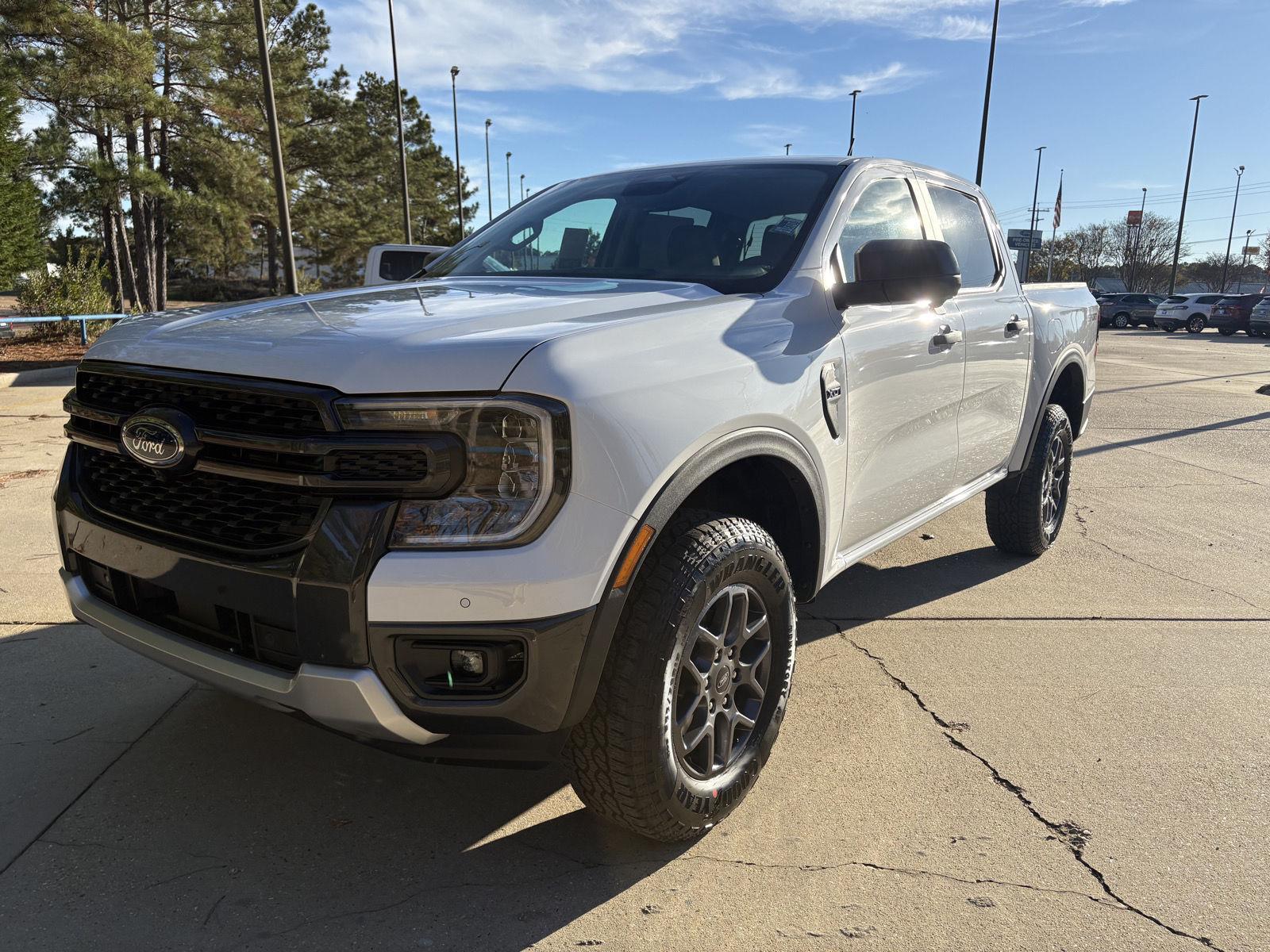 Oxford White 2025 Ford Ranger XLT SuperCrew RWD Pickup Truck 4X2 Automatic