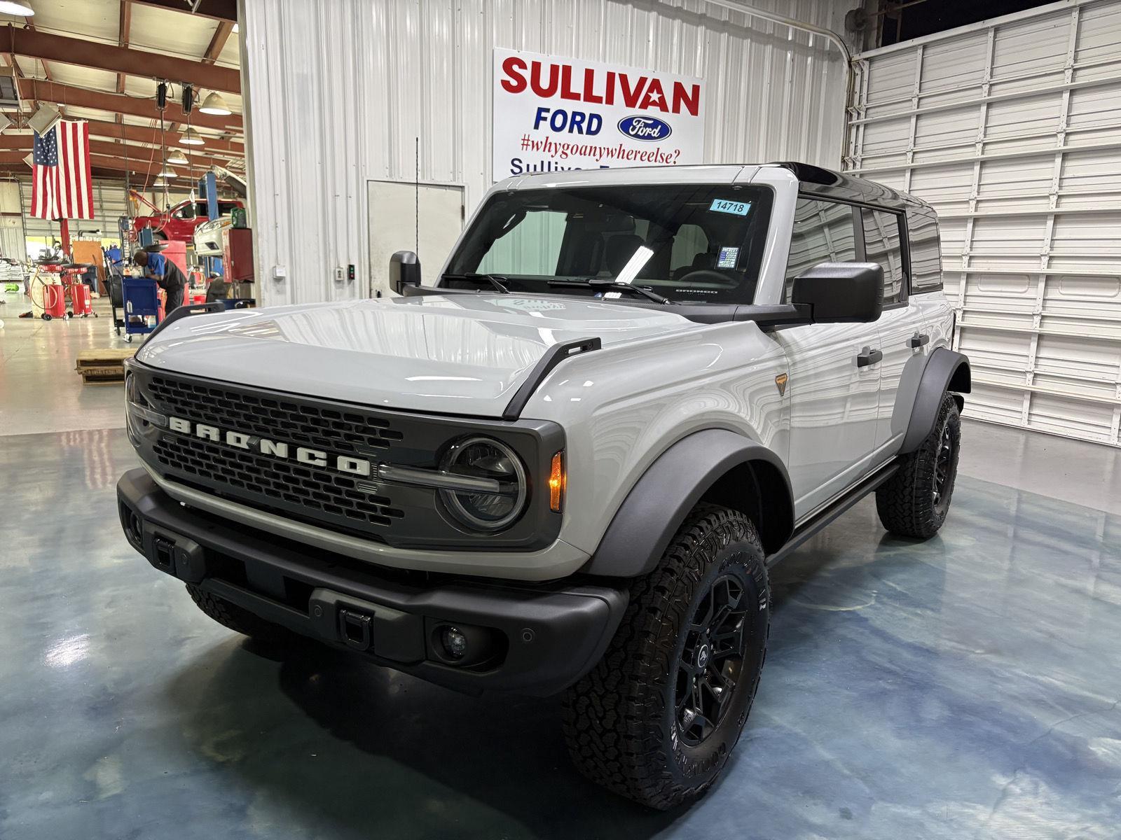 Avalanche Gray 2026 Ford Bronco SUV / Crossover Four-Wheel Drive 7-Speed Manual
