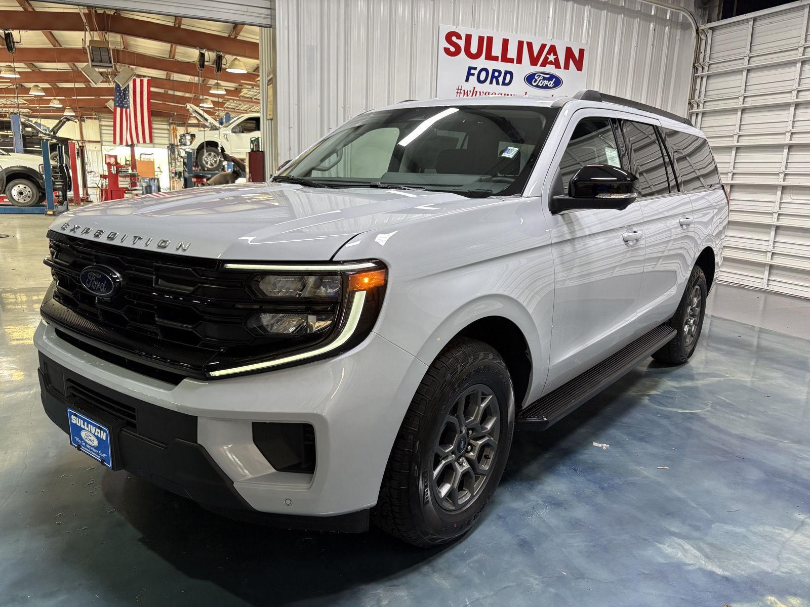 Space Silver Metallic 2026 Ford Expedition SUV / Crossover Four-Wheel Drive Automatic