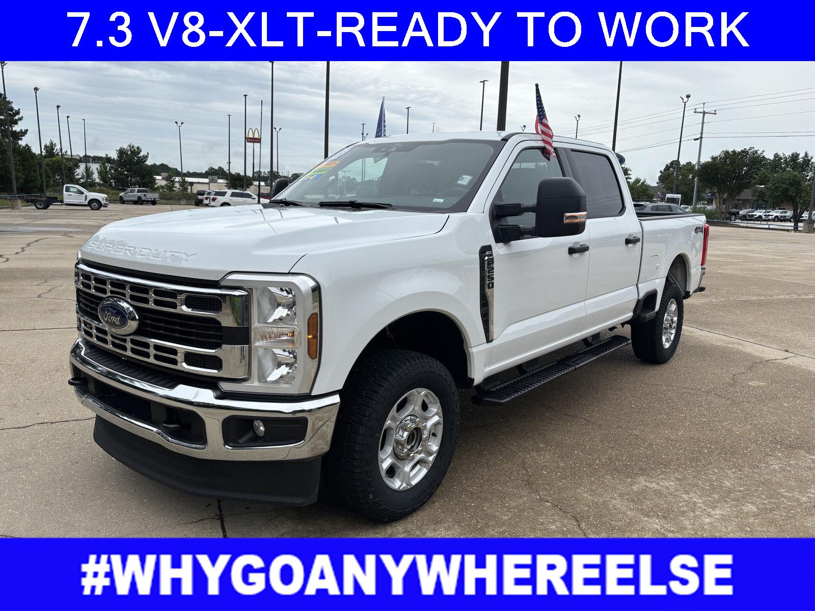 Oxford White 2025 Ford F-250 Super Duty Pickup Truck Four-Wheel Drive 10-Speed Automatic