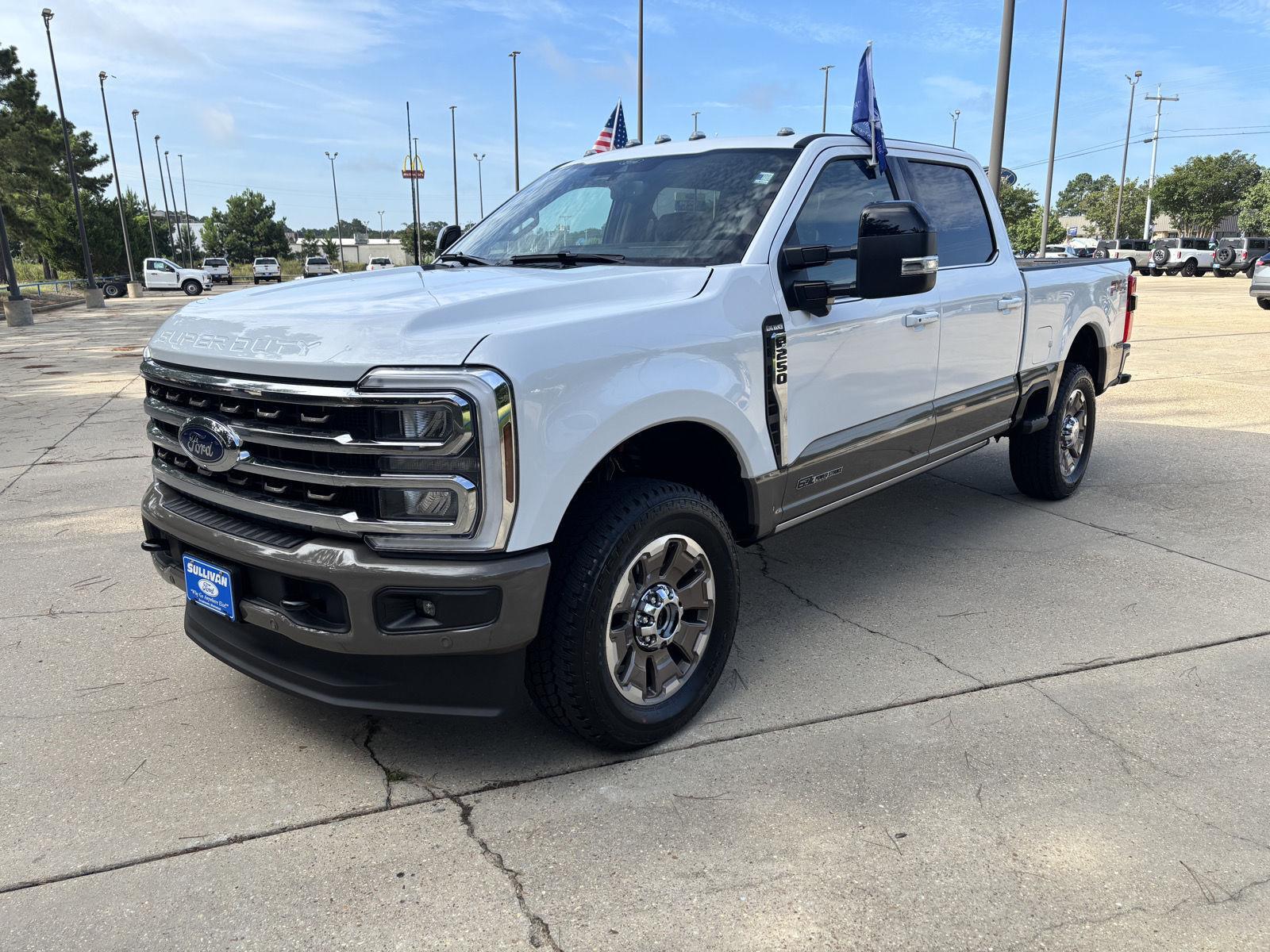 Oxford White 2026 Ford F-250 Super Duty Pickup Truck Four-Wheel Drive Automatic