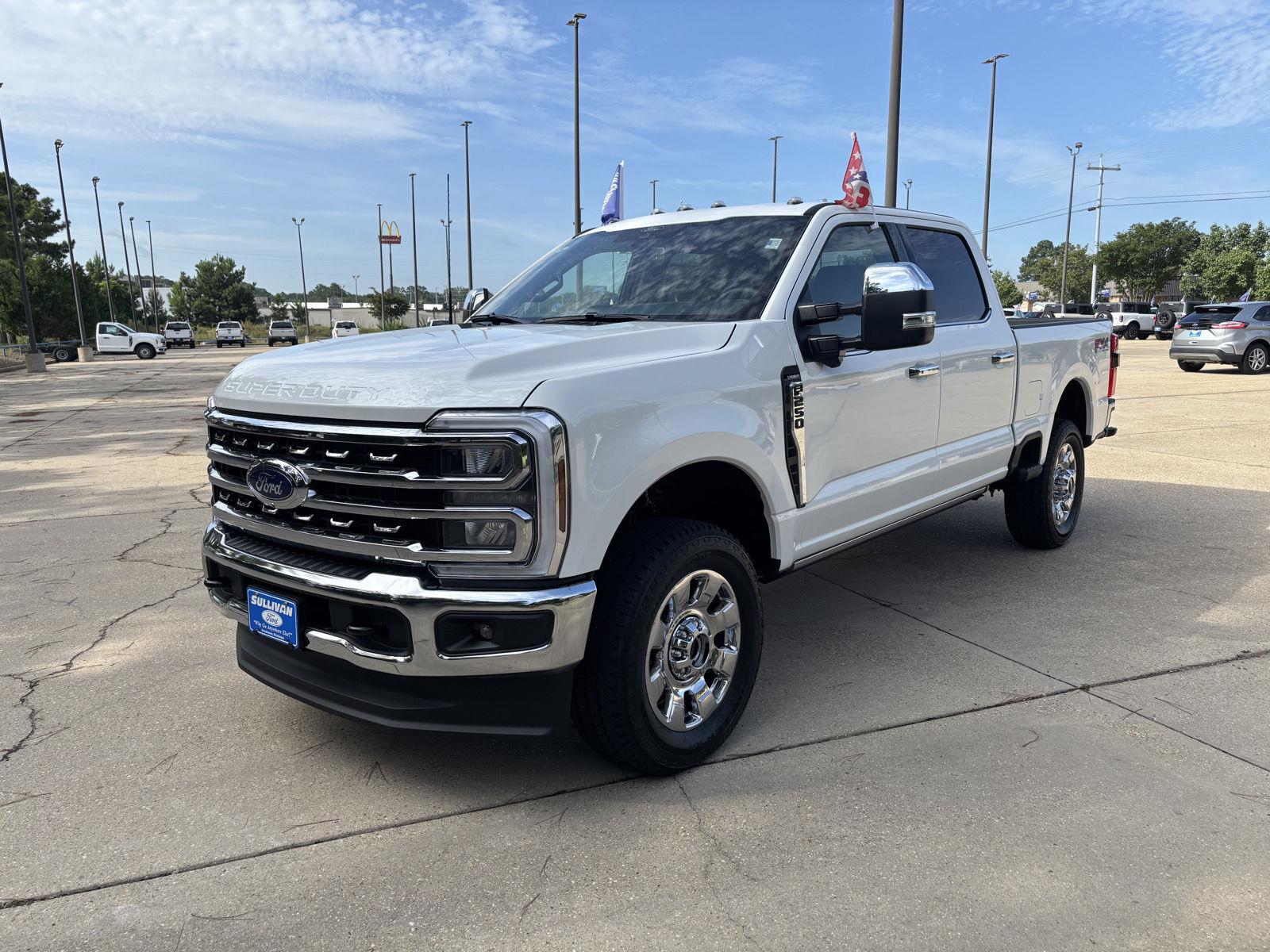 Star White Metallic Tri-Coat 2026 Ford F-250 Super Duty Pickup Truck Four-Wheel Drive Automatic