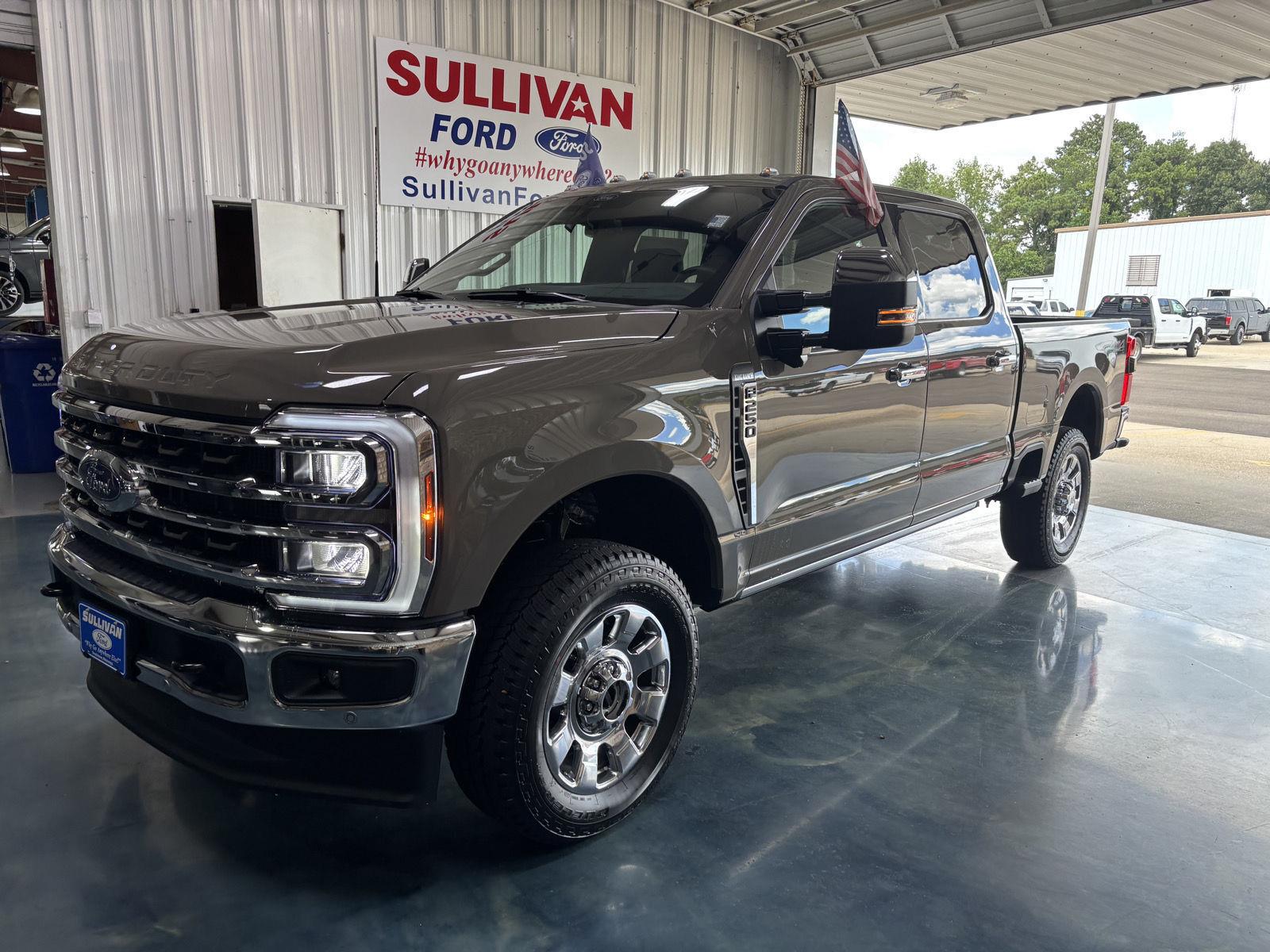 Marsh Gray 2026 Ford F-250 Super Duty Pickup Truck Four-Wheel Drive Automatic