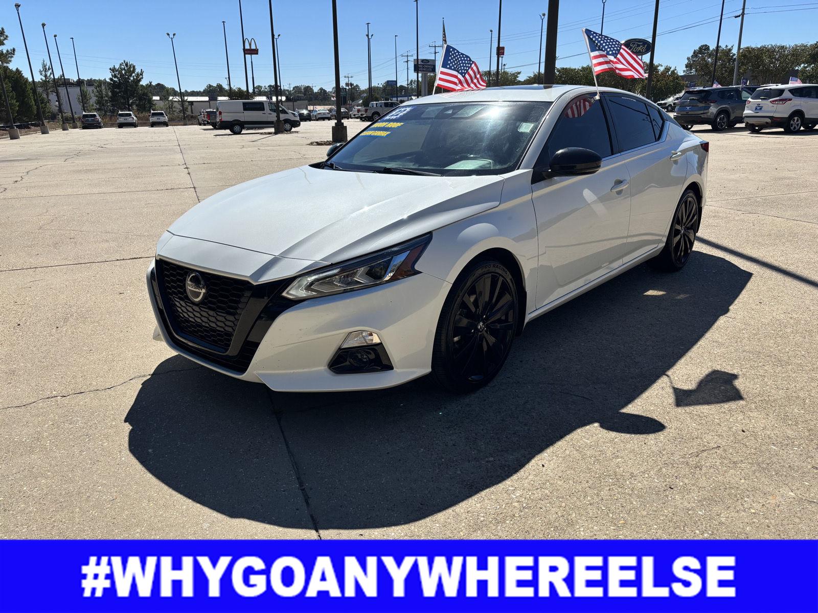 Pearl White Tricoat 2022 Nissan Altima Sedan Front-Wheel Drive Continuously Variable Transmission