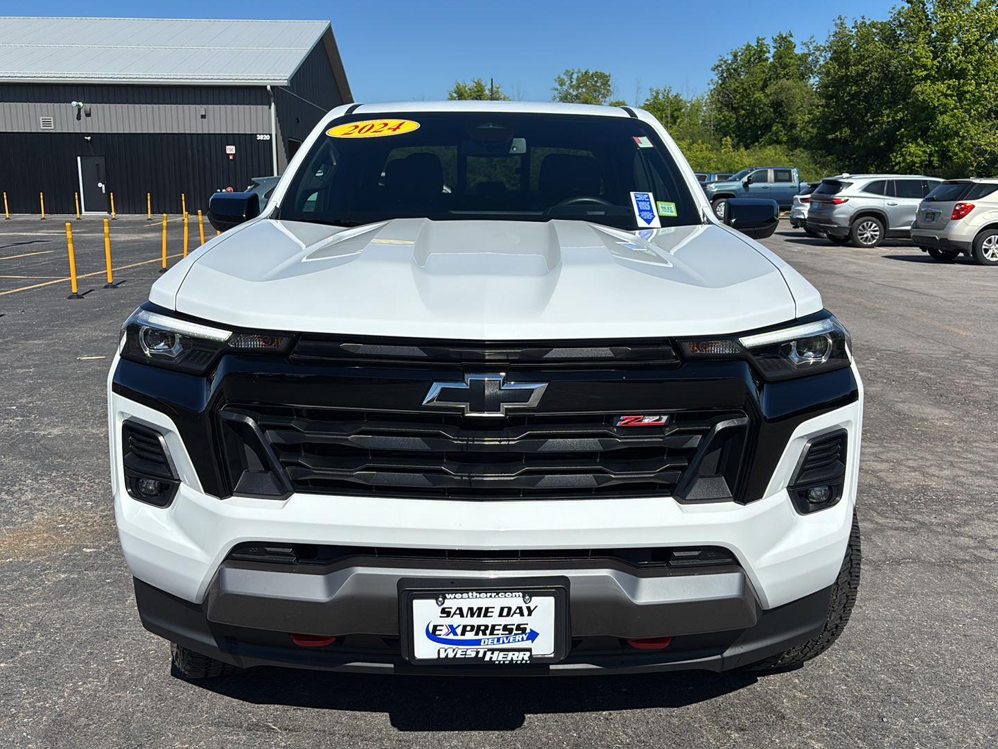 Used 2024 Summit White Chevrolet Z71 image 2