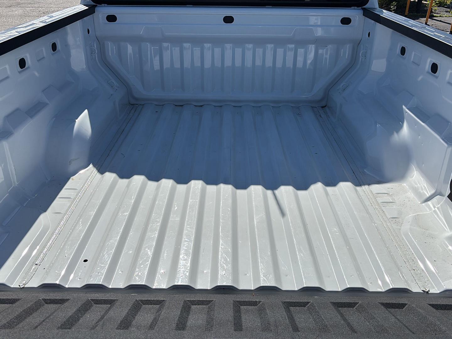 Used 2024 Summit White Chevrolet Z71 image 34