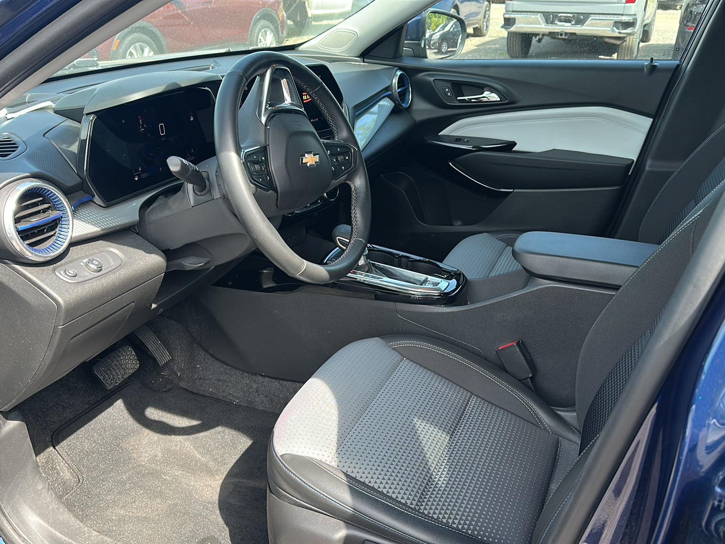 Used 2024 Blue Glow Metallic Chevrolet LT image 7