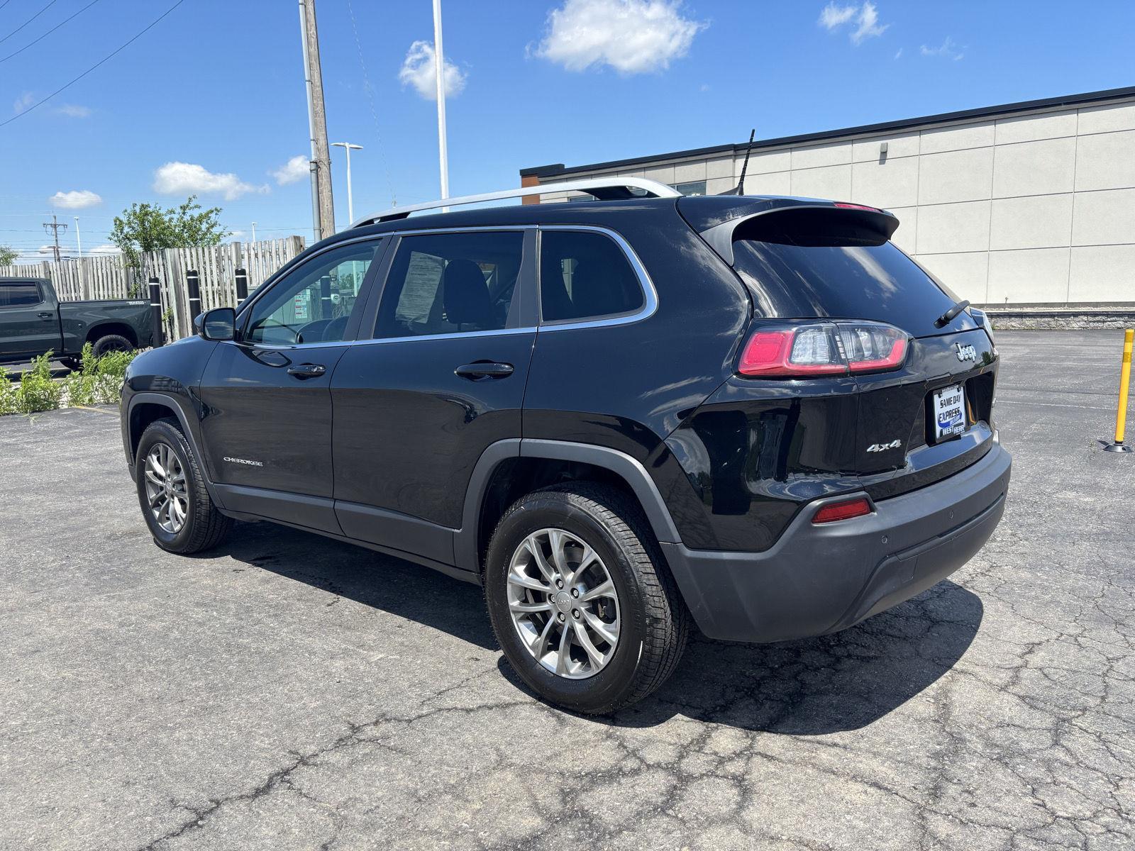 Used 2019 Diamond Black Crystal Pearlcoa Jeep Latitude Plus image 5