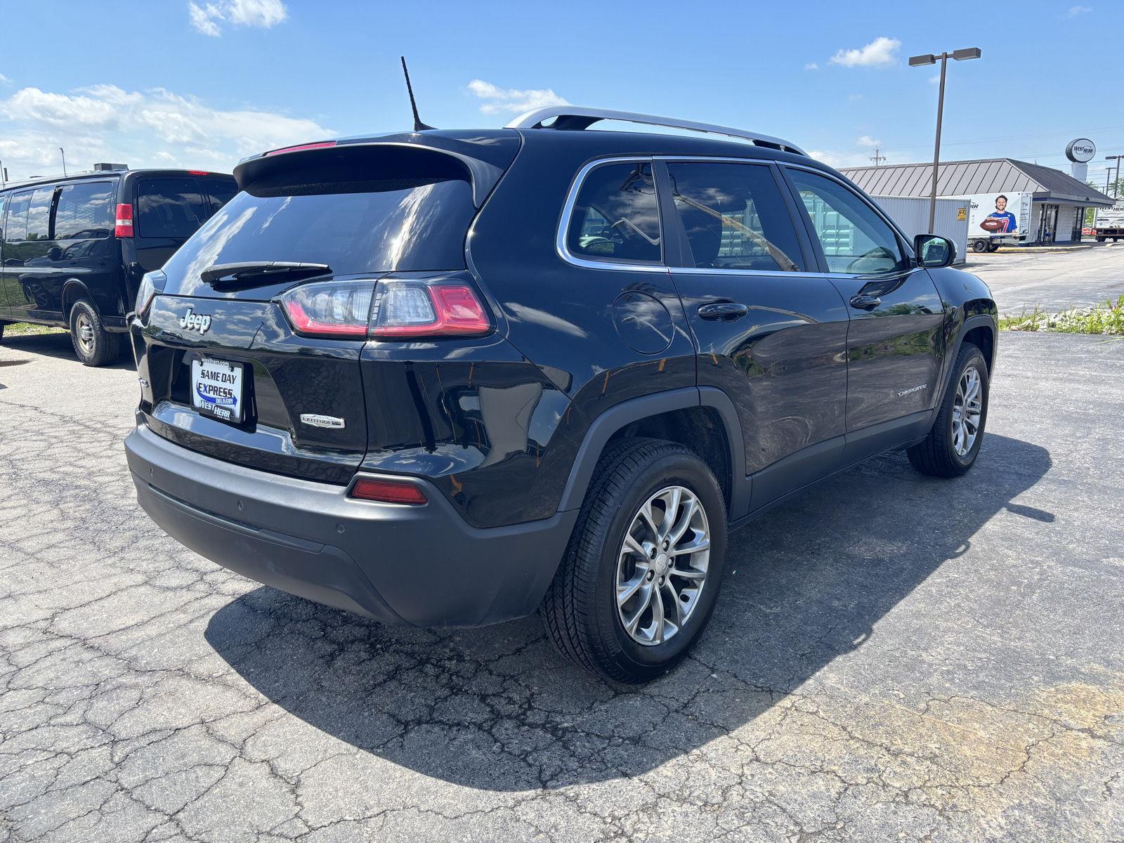 Used 2019 Diamond Black Crystal Pearlcoa Jeep Latitude Plus image 7