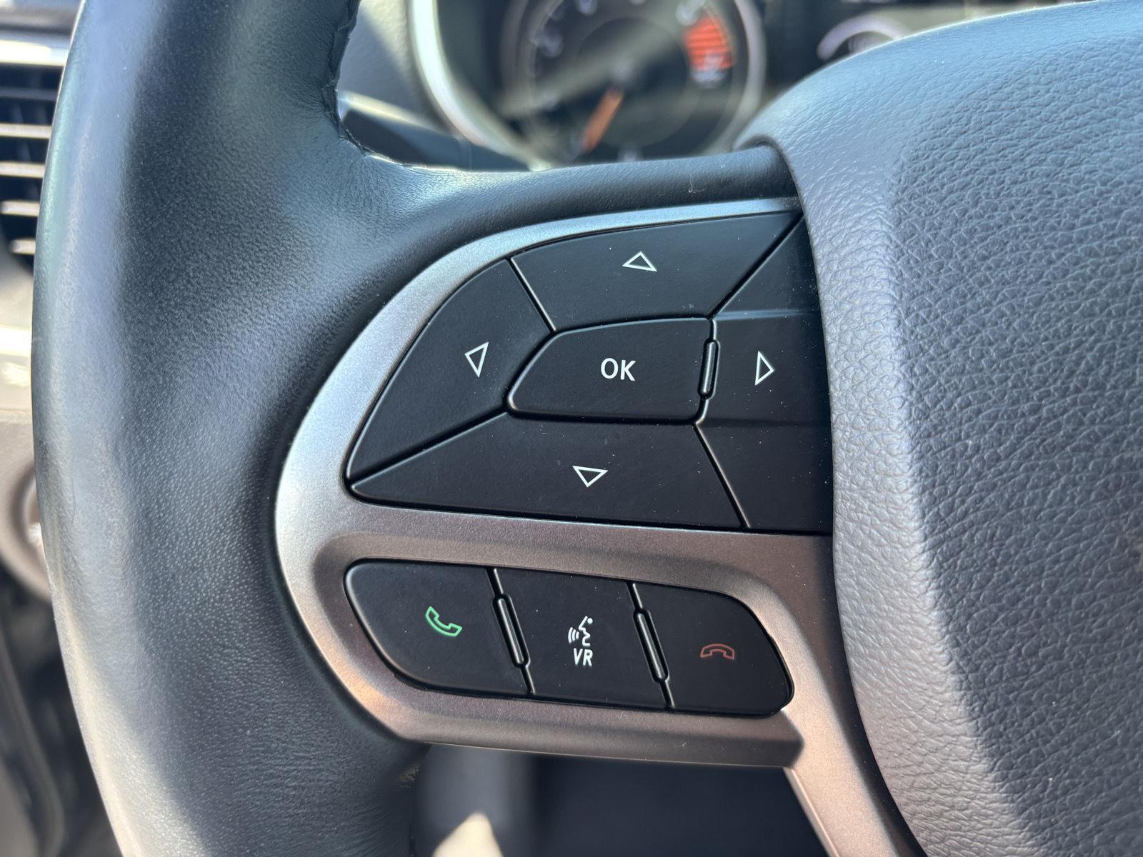 Used 2019 Diamond Black Crystal Pearlcoa Jeep Latitude Plus image 17