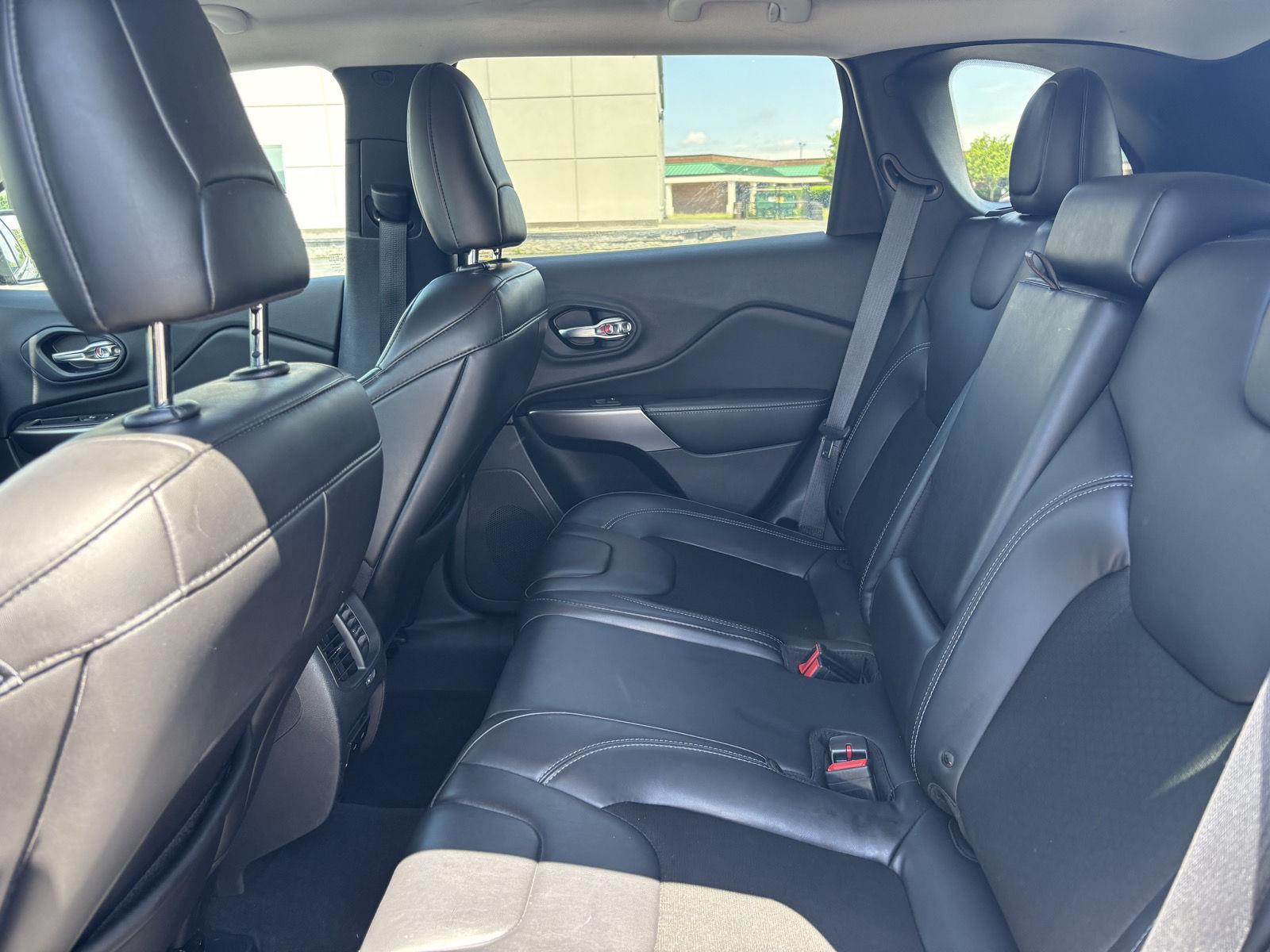 Used 2019 Diamond Black Crystal Pearlcoa Jeep Latitude Plus image 27