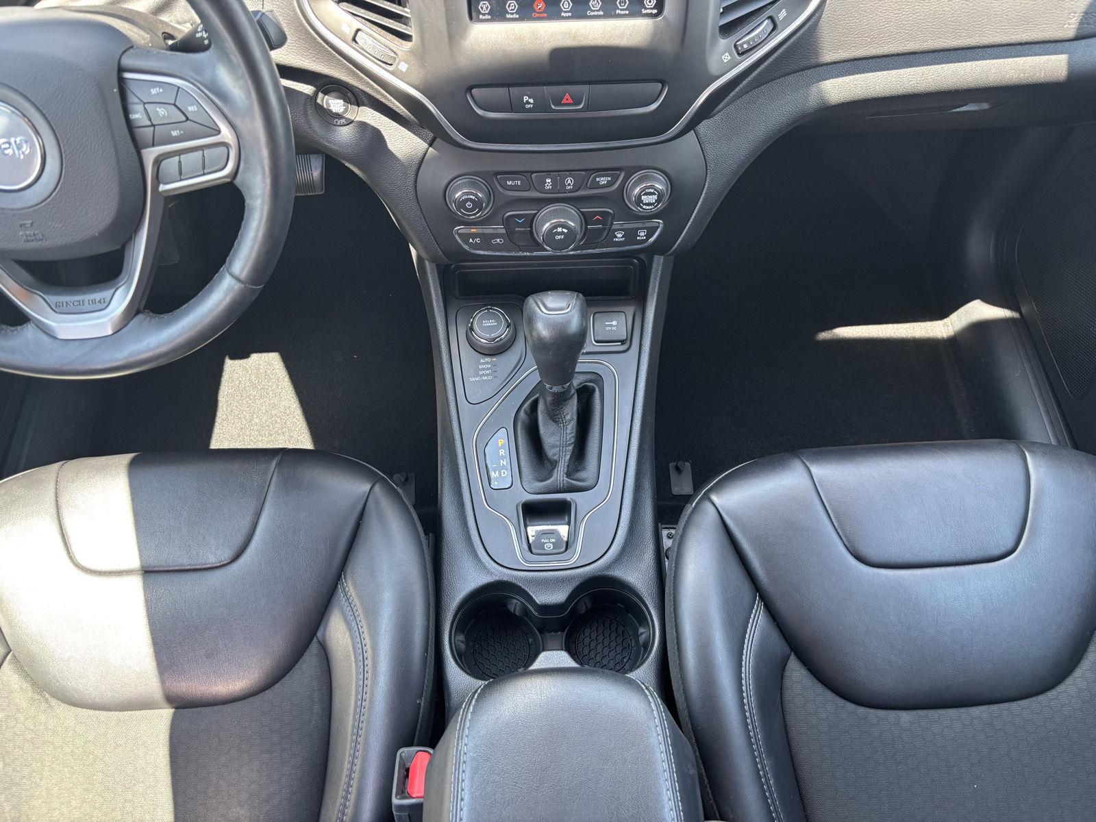 Used 2019 Diamond Black Crystal Pearlcoa Jeep Latitude Plus image 29