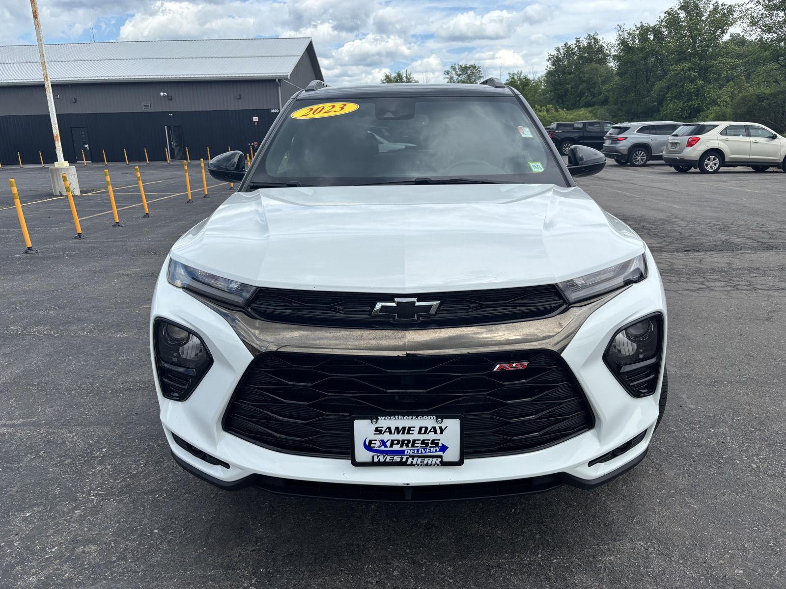 Used 2023 Summit White Chevrolet RS image 2