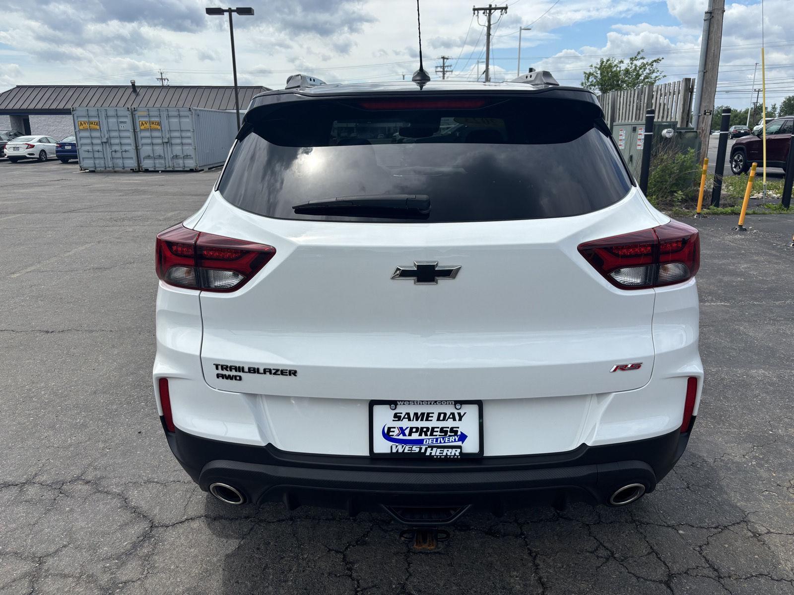 Used 2023 Summit White Chevrolet RS image 6