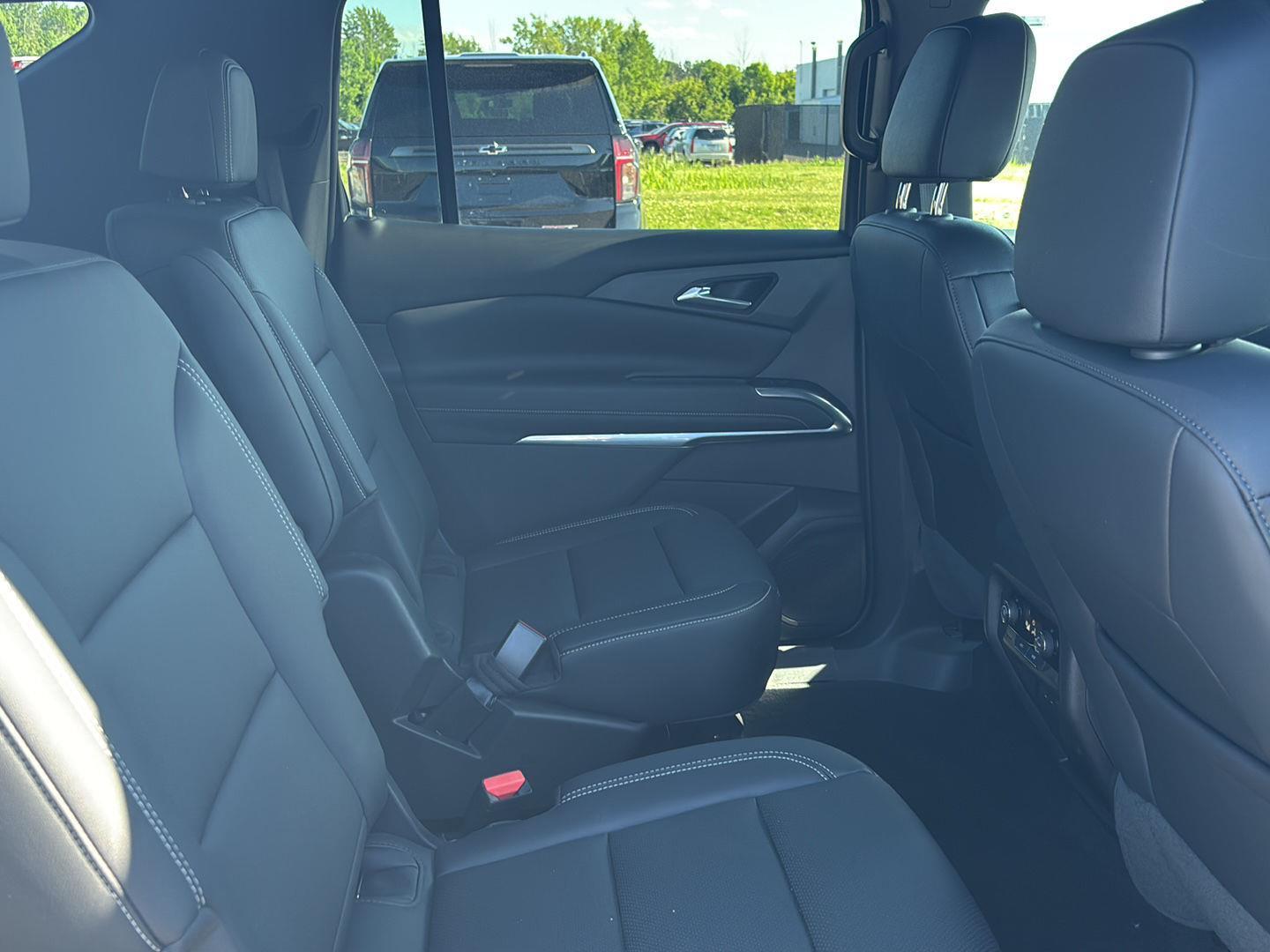 Used 2024 Summit White Chevrolet LT image 32