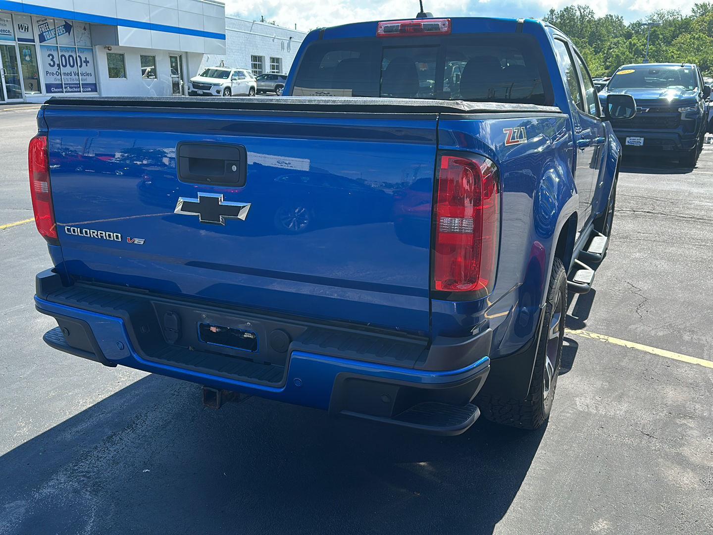 Used 2020 Kinetic Blue Metallic Chevrolet 4WD Z71 image 2