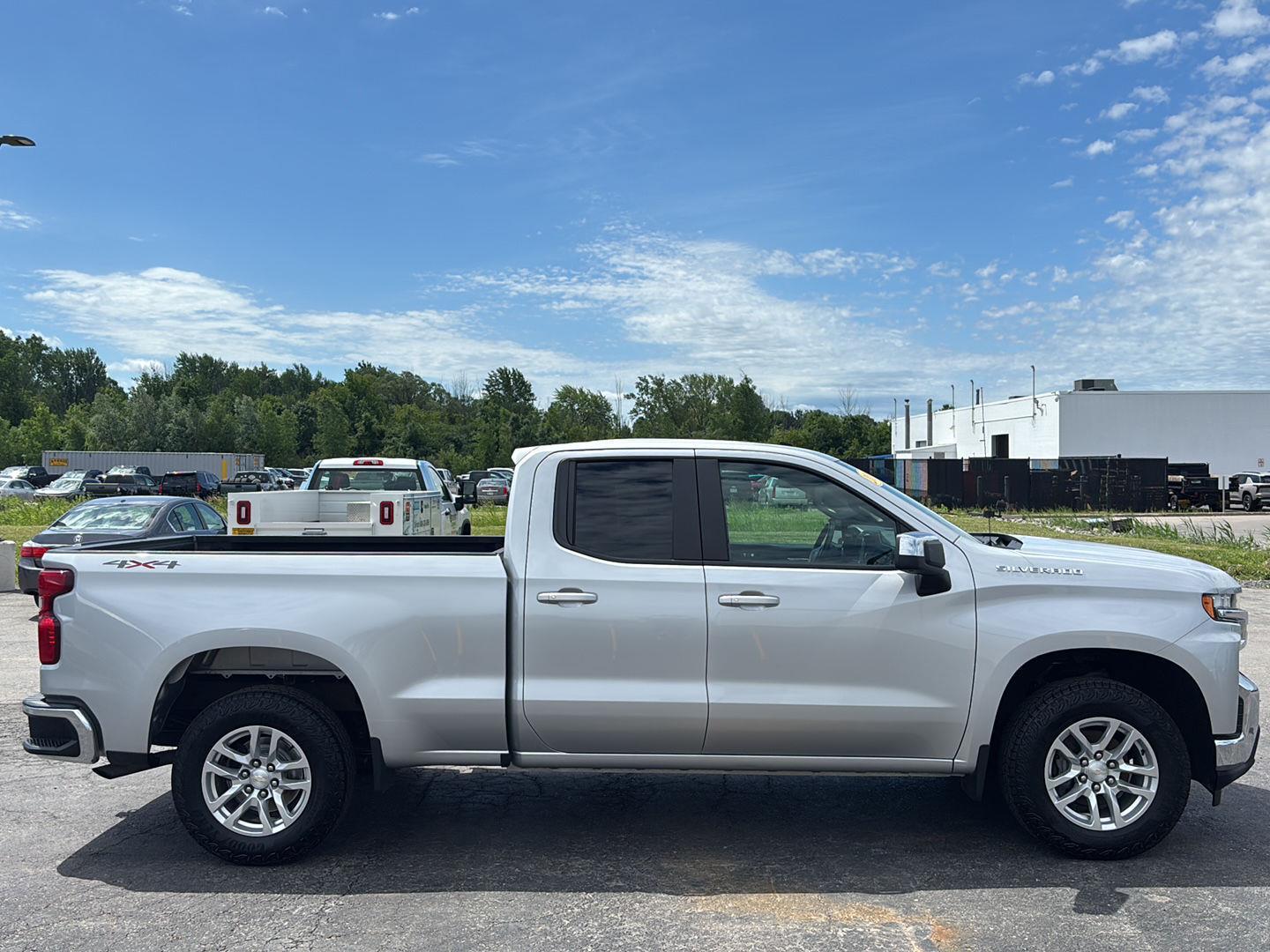 Used 2019 Silver Ice Metallic Chevrolet LT image 8