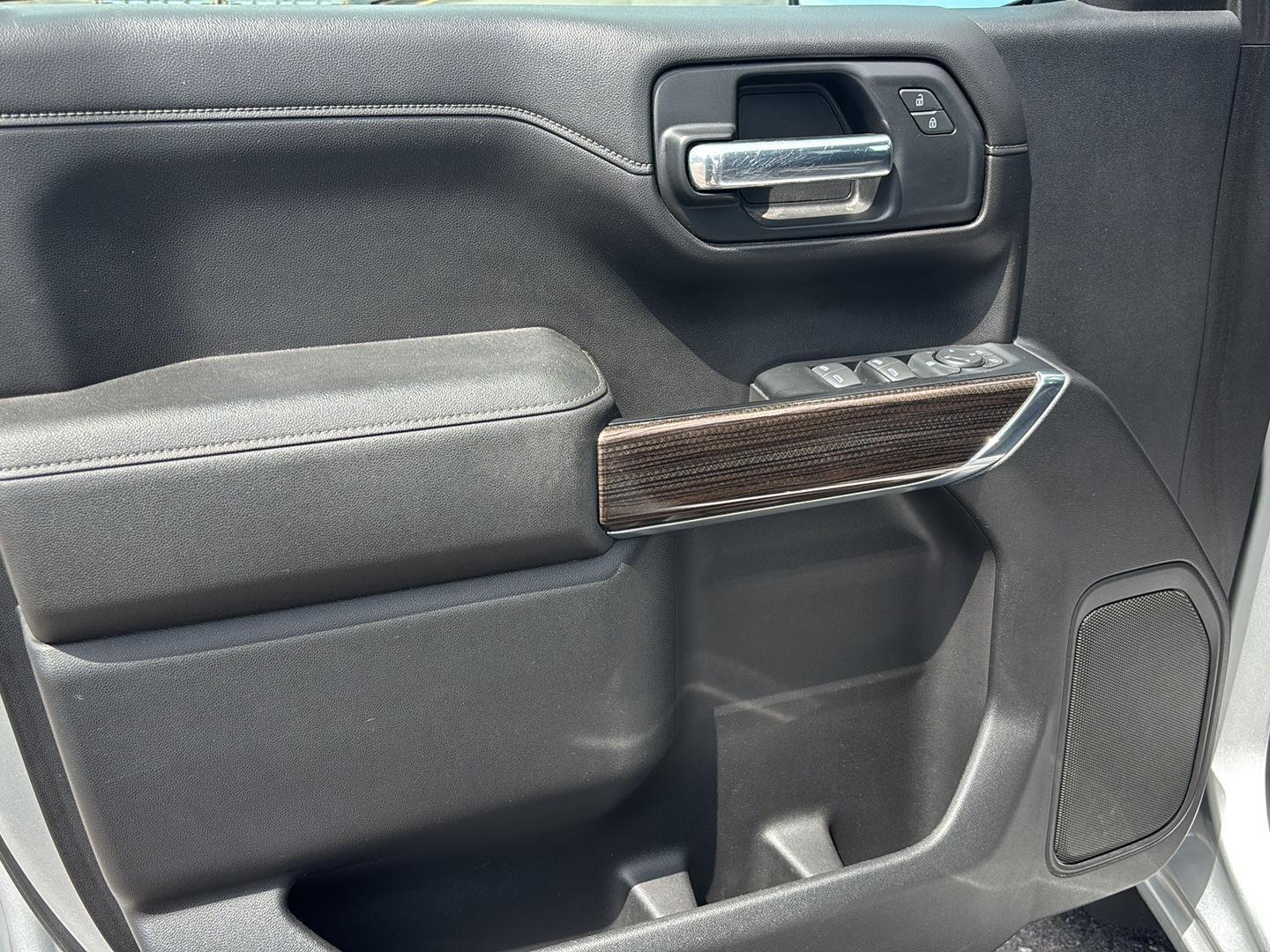 Used 2019 Silver Ice Metallic Chevrolet LT image 13