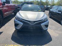 Used 2018 Celestial Silver Metallic Toyota SE image 2