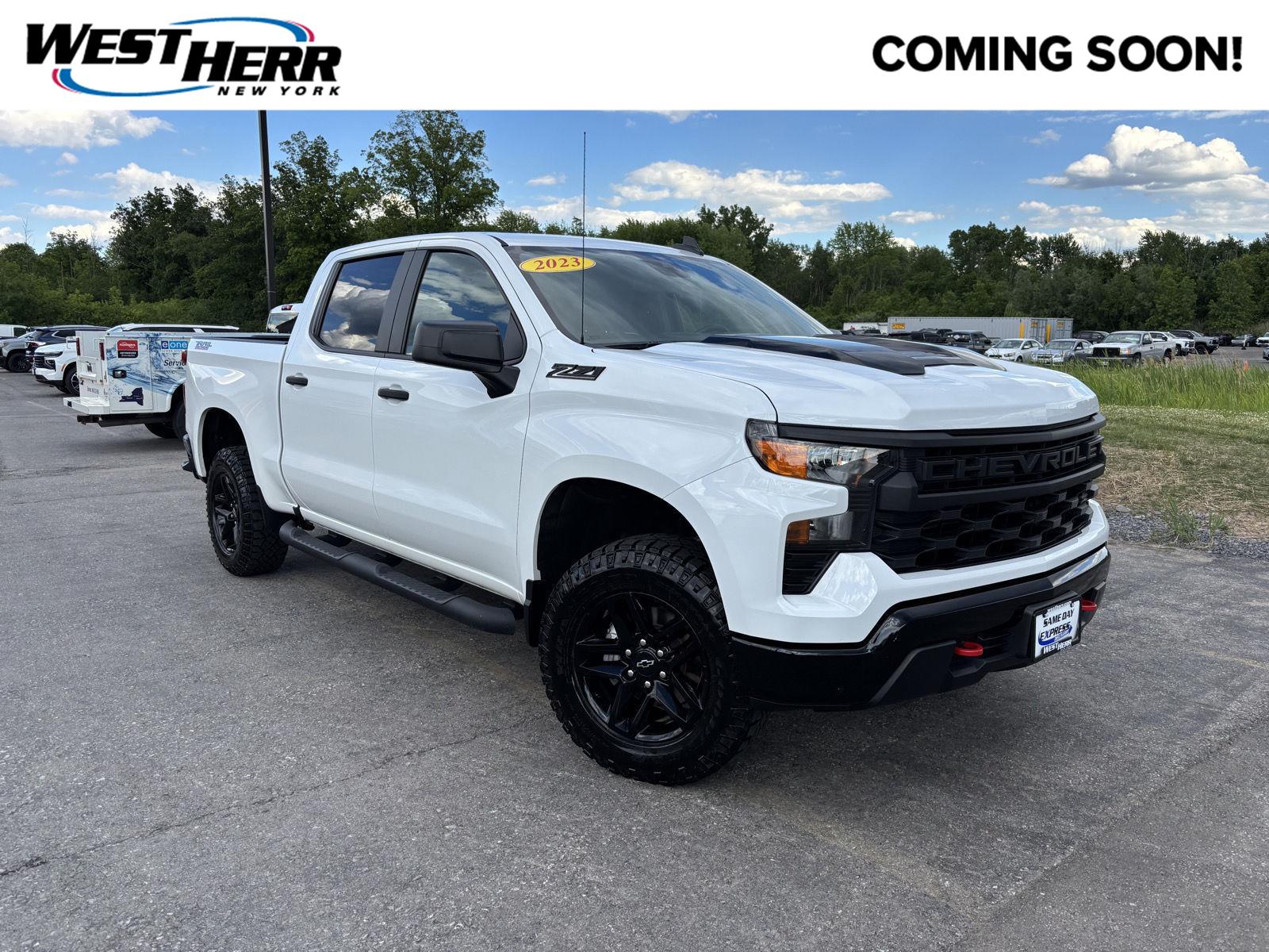 Summit White 2023 Chevrolet Silverado 1500 Custom Trail Boss Crew Cab 4WD Pickup Truck Four-Wheel Drive 8-Speed Automatic